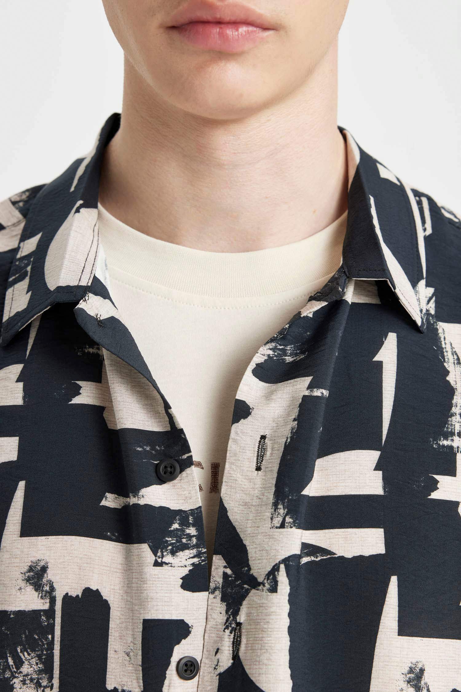 Chemise à motifs coupe Relax à Manches Courtes