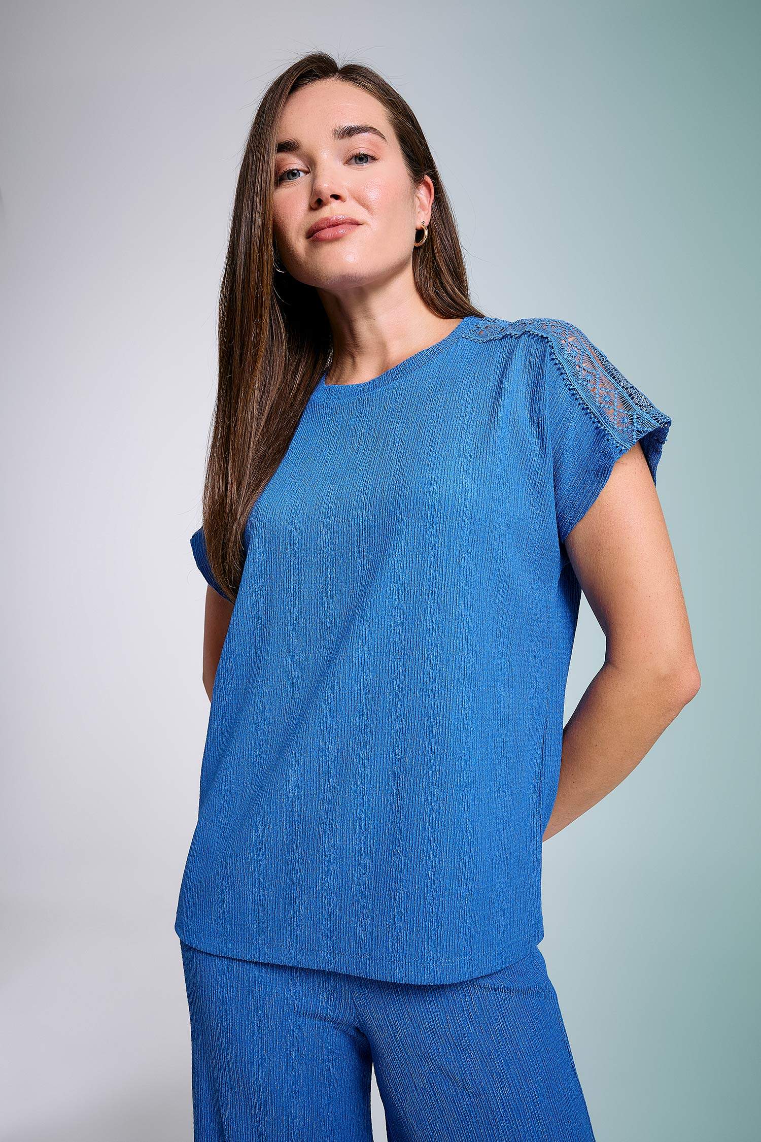 Bisiklet Yaka Kısa Kollu Tişört