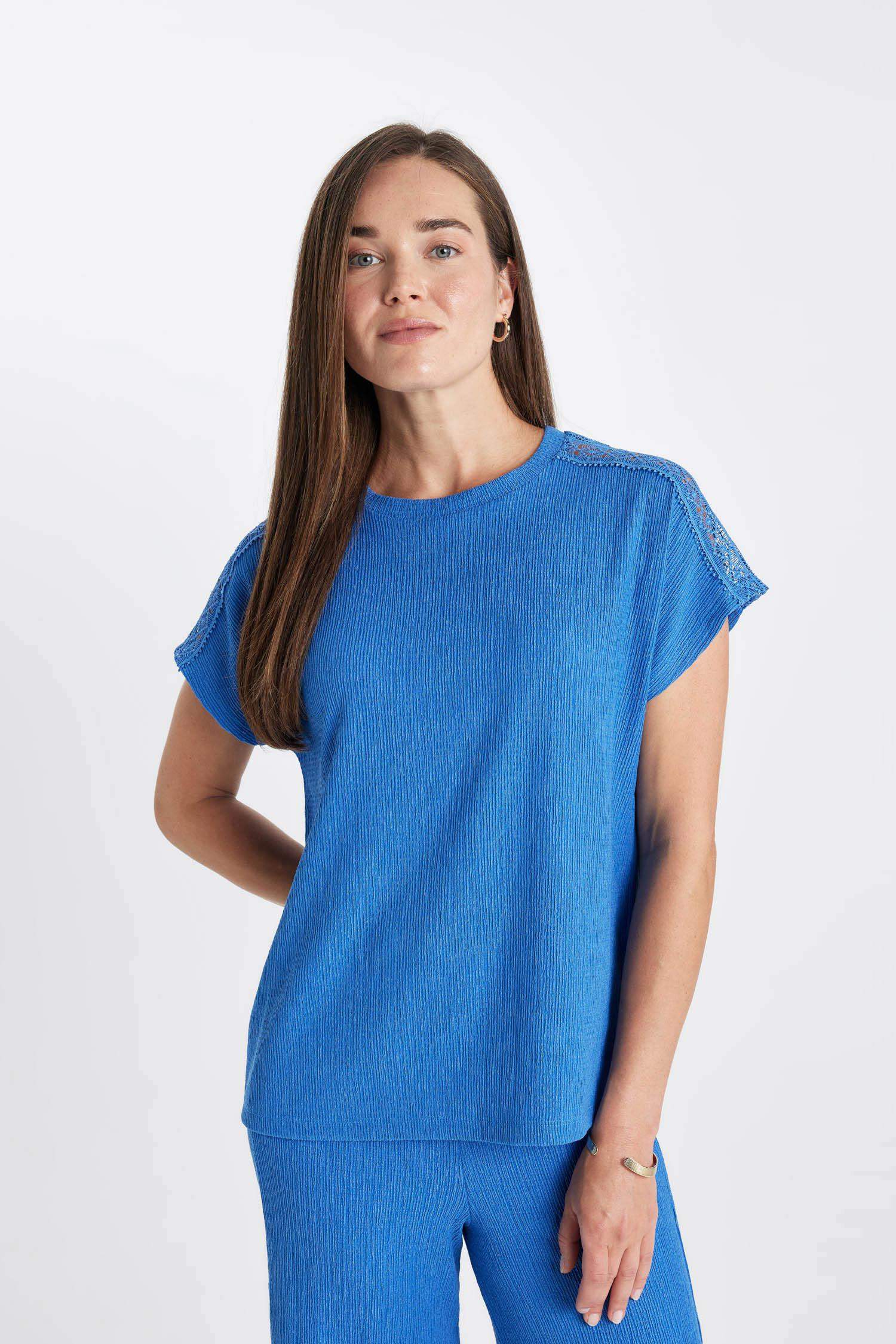 Bisiklet Yaka Kısa Kollu Tişört