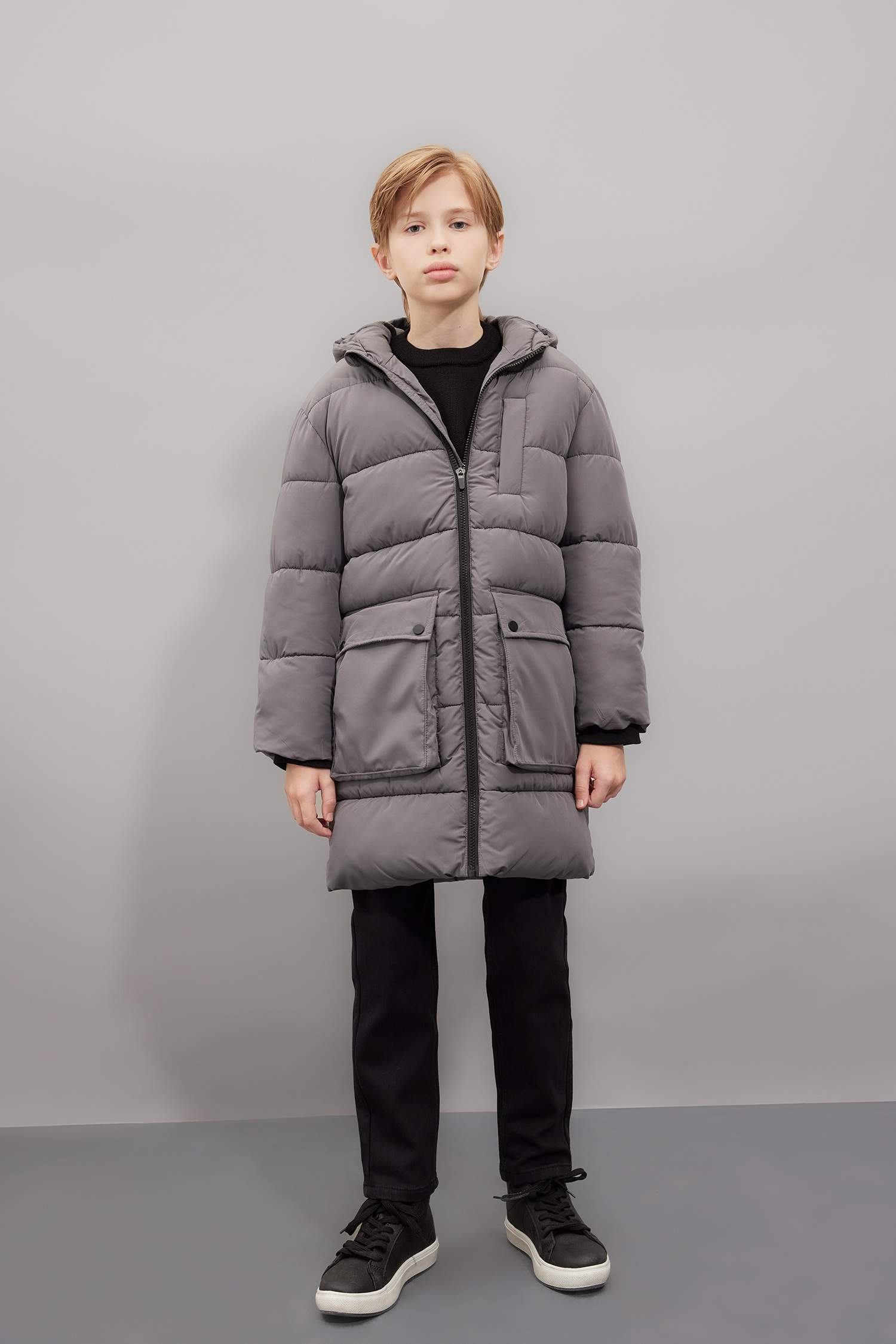 قمصلة نفخ ولادي مقاوم للماء بغطاء للرأس ببطانة فروية