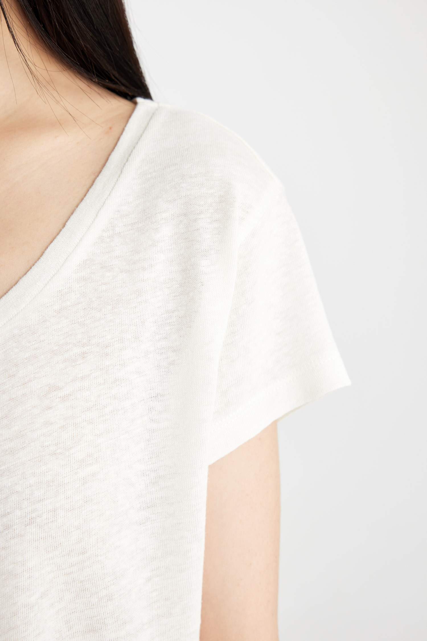 تيشيرت نص كم قصة عادية ممزوج بالكتان