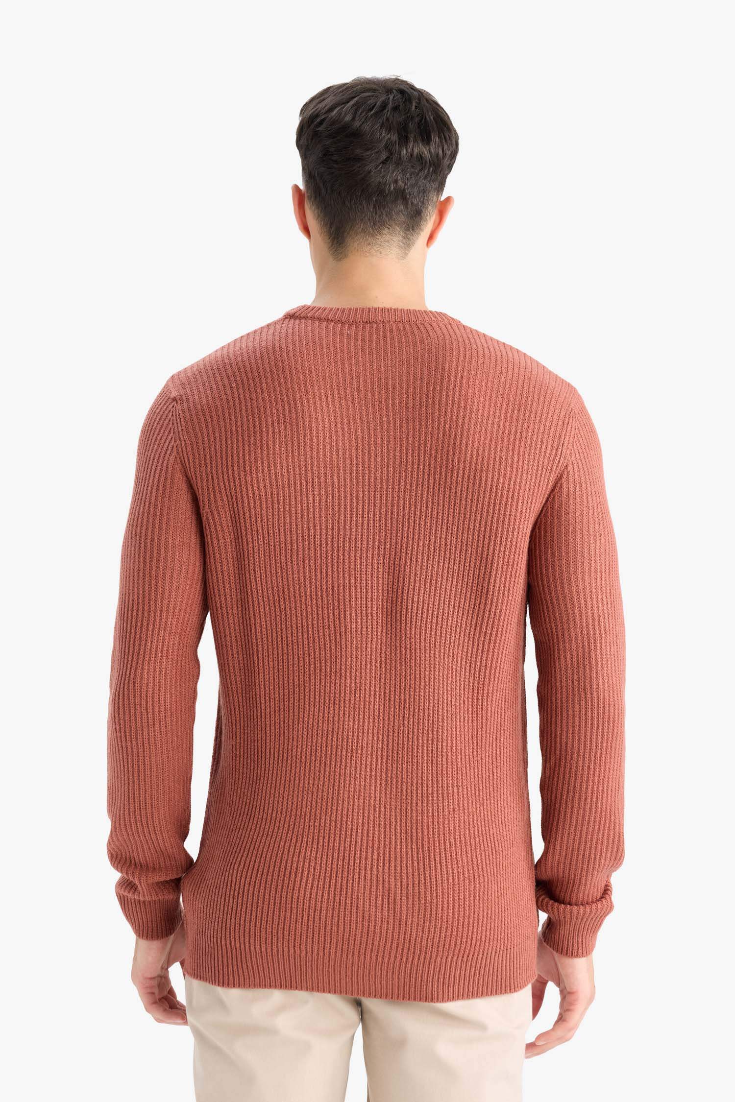 Standart Fit Normal Kesim Bisiklet Yaka Dokulu Triko Kazak