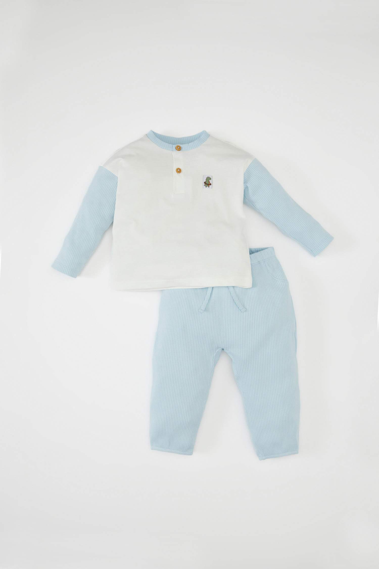 طقم بيبي اولادي تيشيرت وسويت بانتس قصة عادية - قطعتين