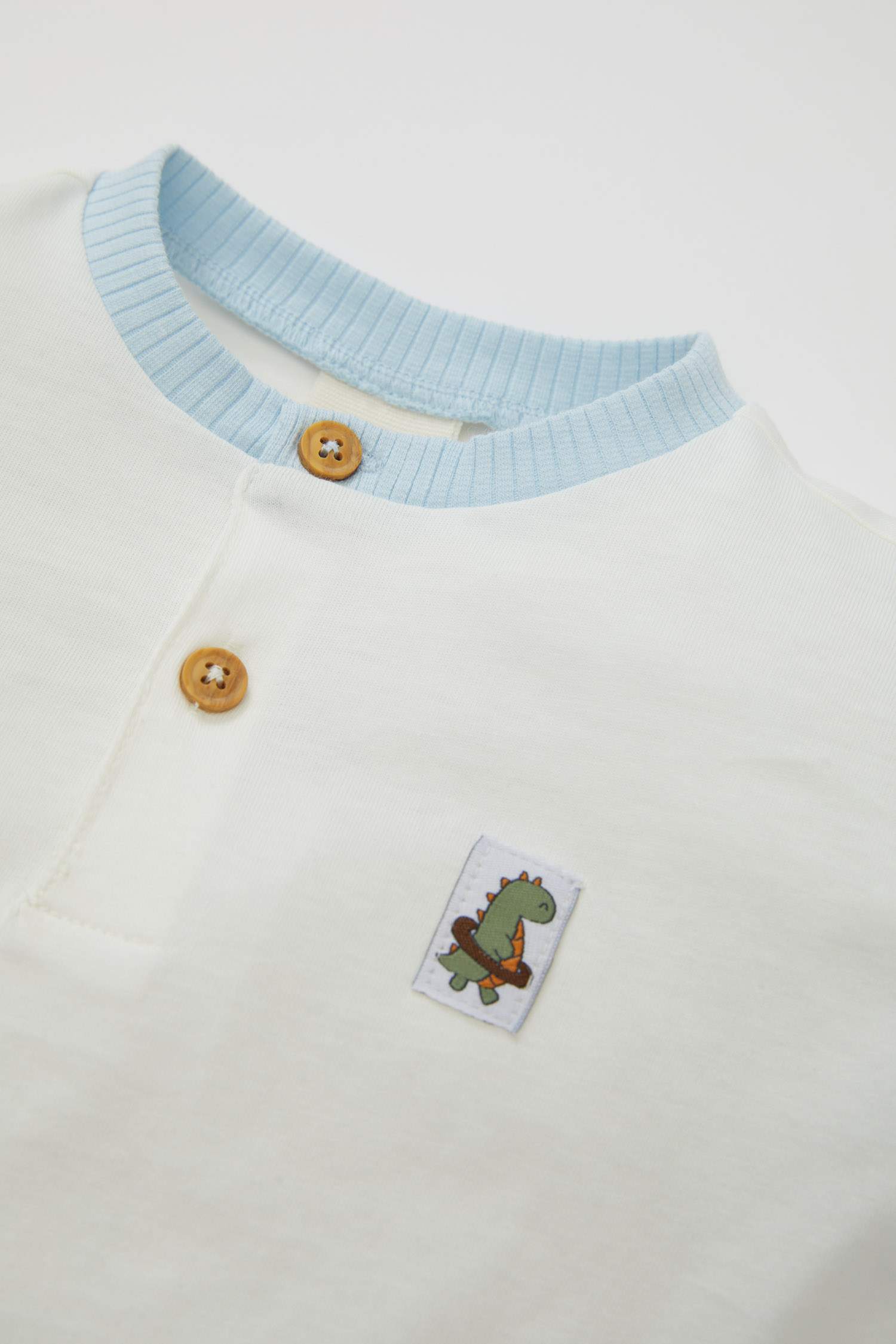 طقم بيبي اولادي تيشيرت وسويت بانتس قصة عادية - قطعتين