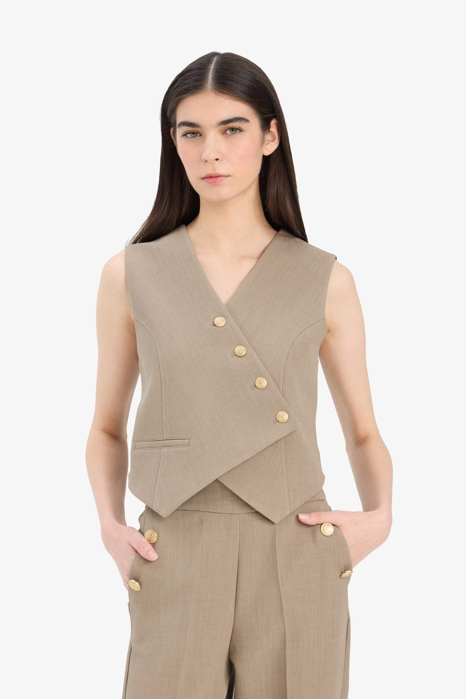 فيست مخطط غير متماثل بياقة V