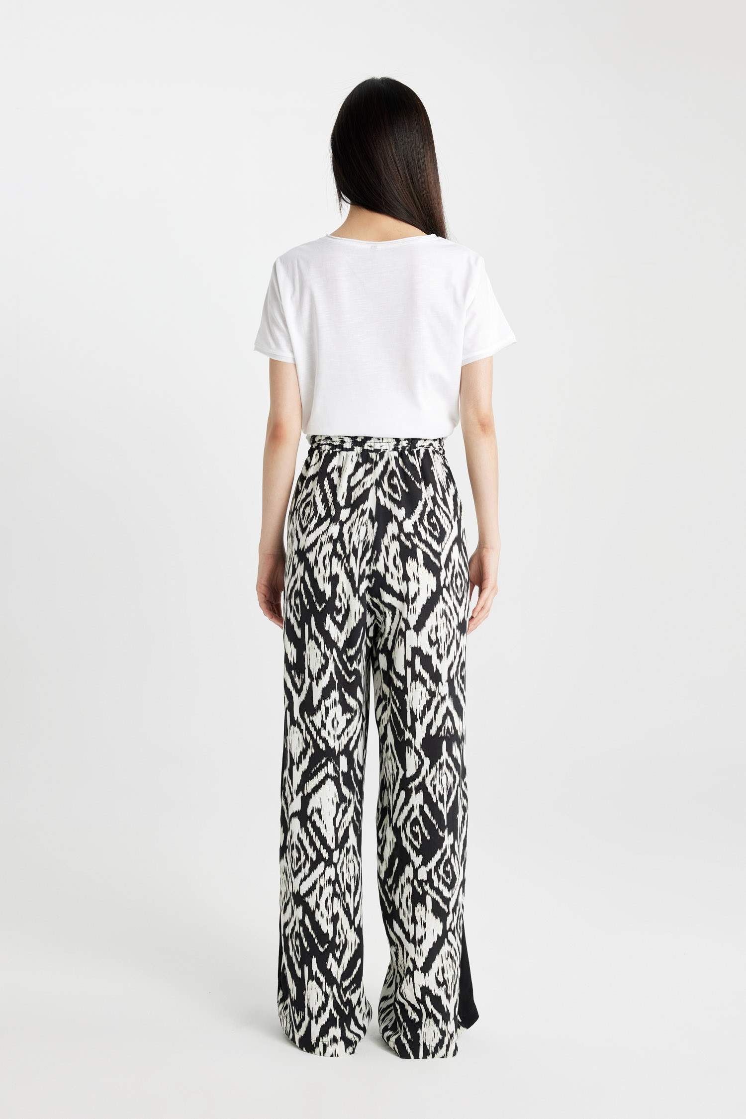 بنطرون وايد ليج برجل واسع بجيب وخصر عالي