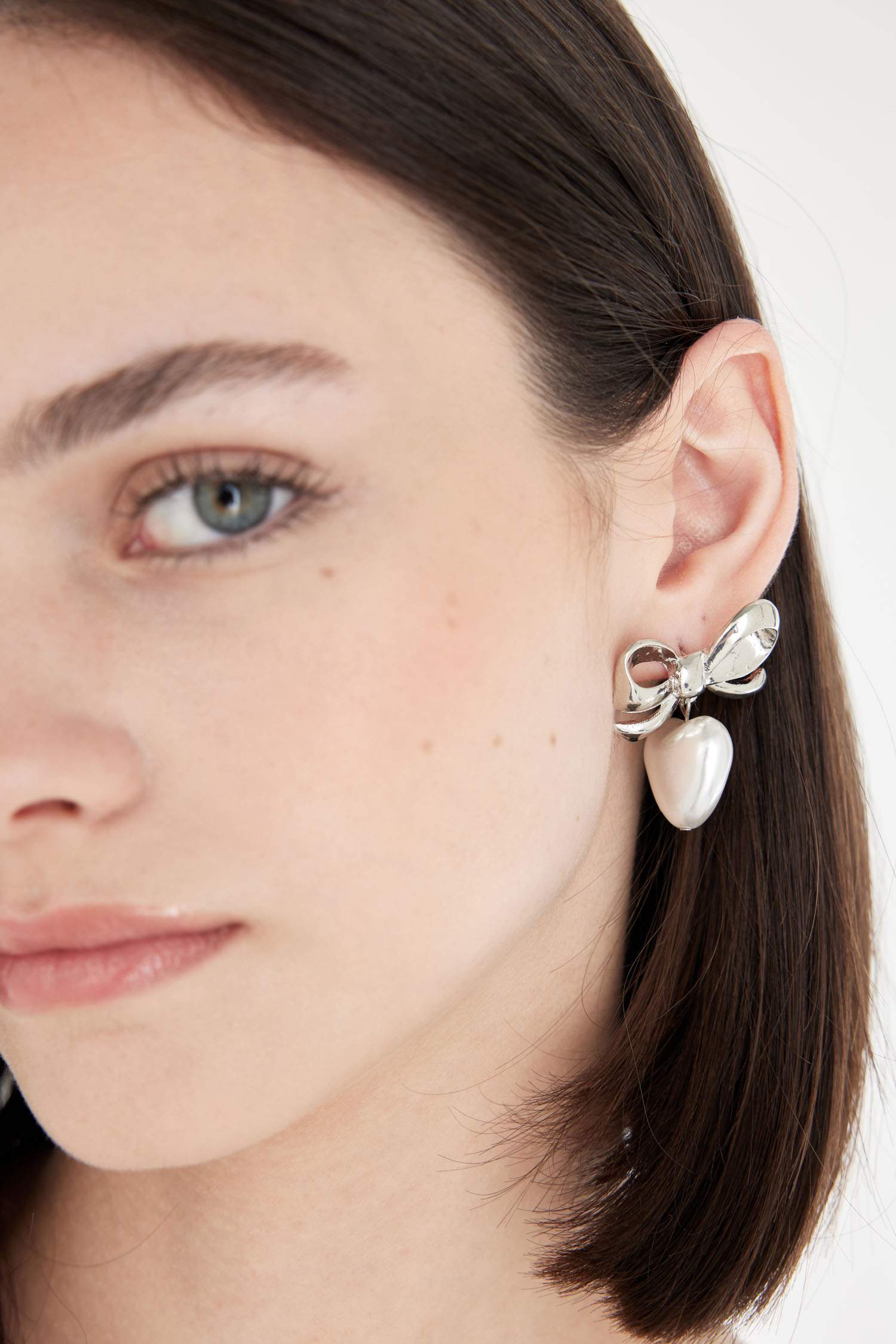 Woman Heart Pearl Earrings