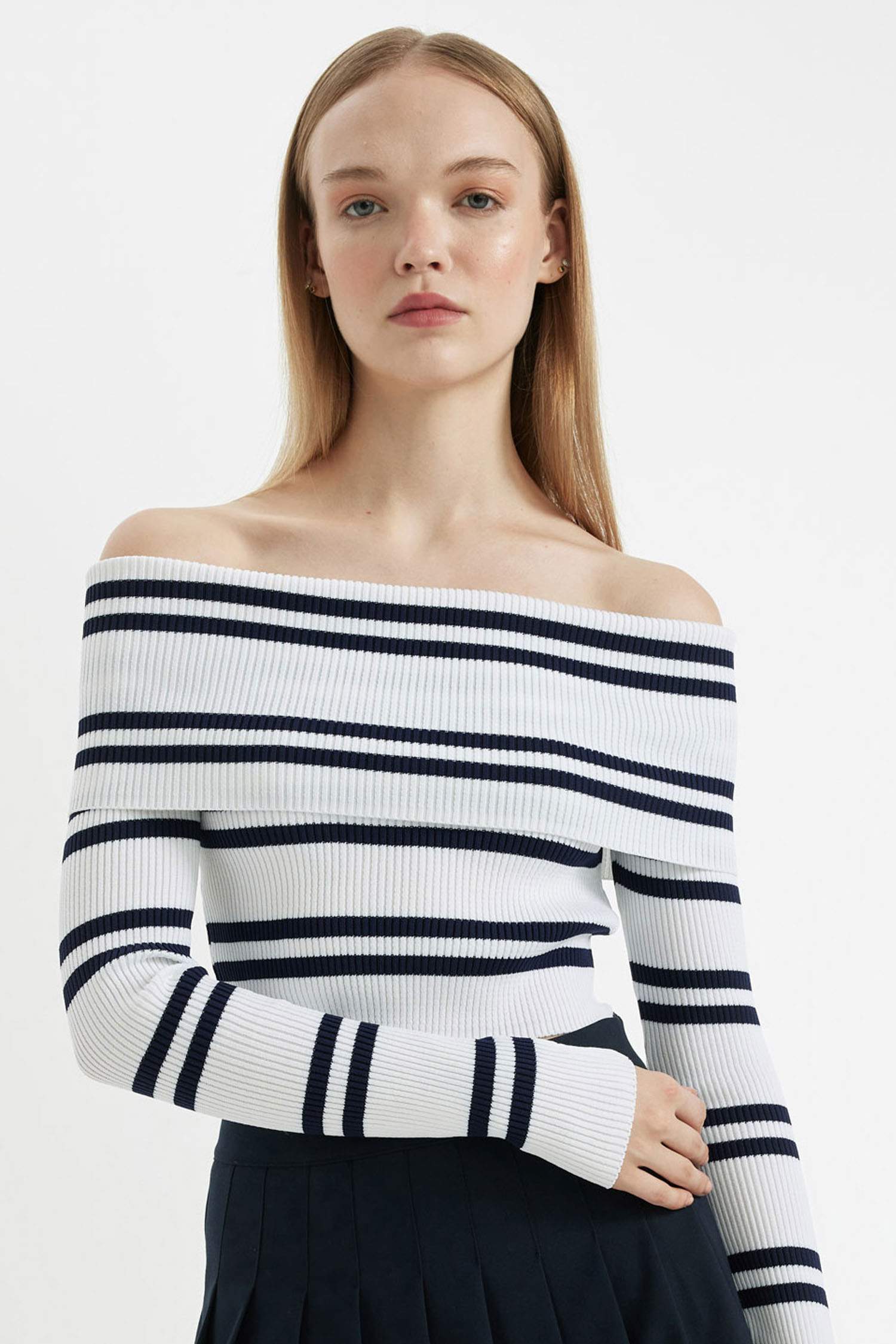 Slim Fit Striped Open Shoulder Knitwear Pullover