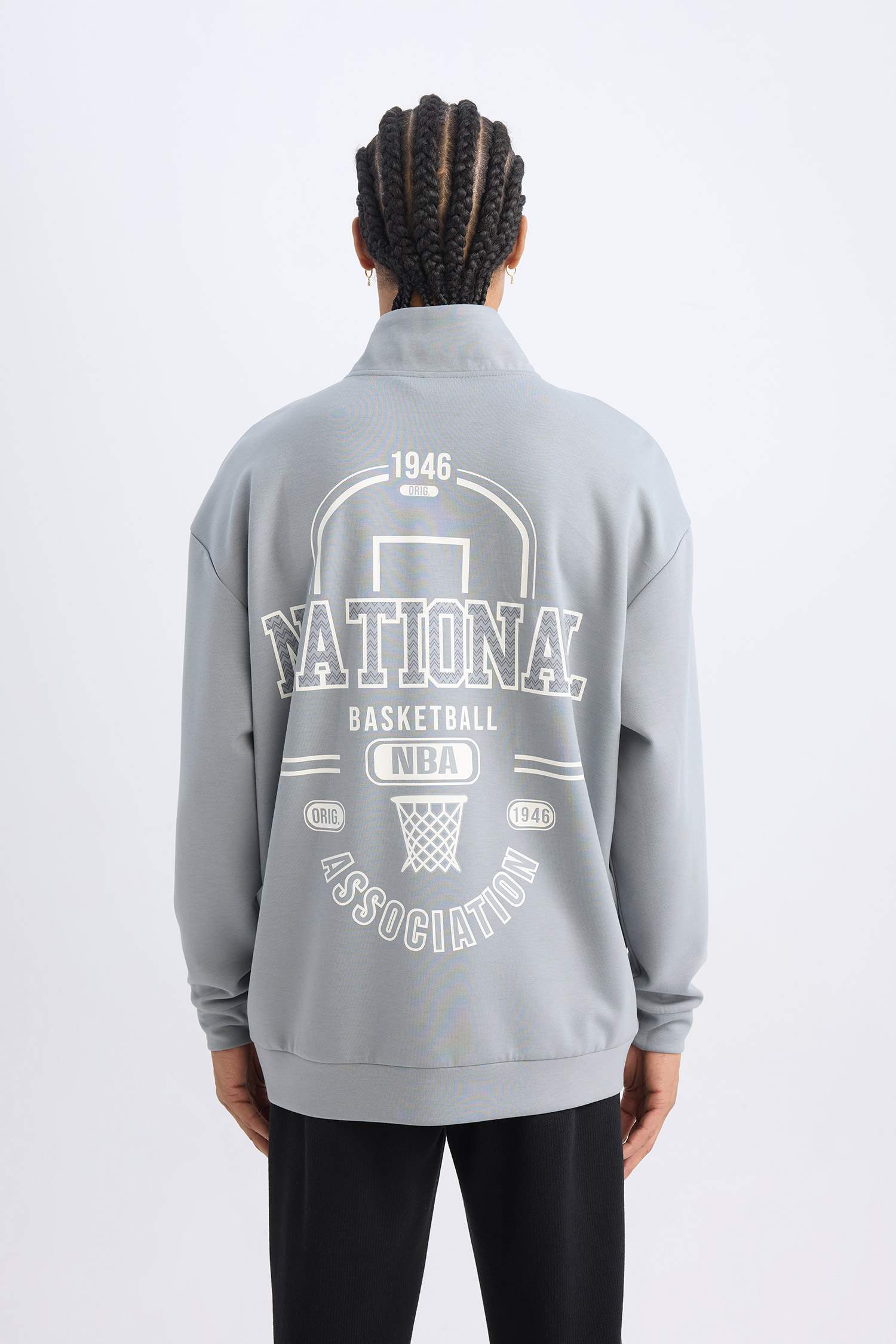 NBA Wordmark Oversize Geniş Kalıp Fermuarlı Dik Yaka Sırt Baskılı Skuba Dalgıç Kumaş Sweatshirt