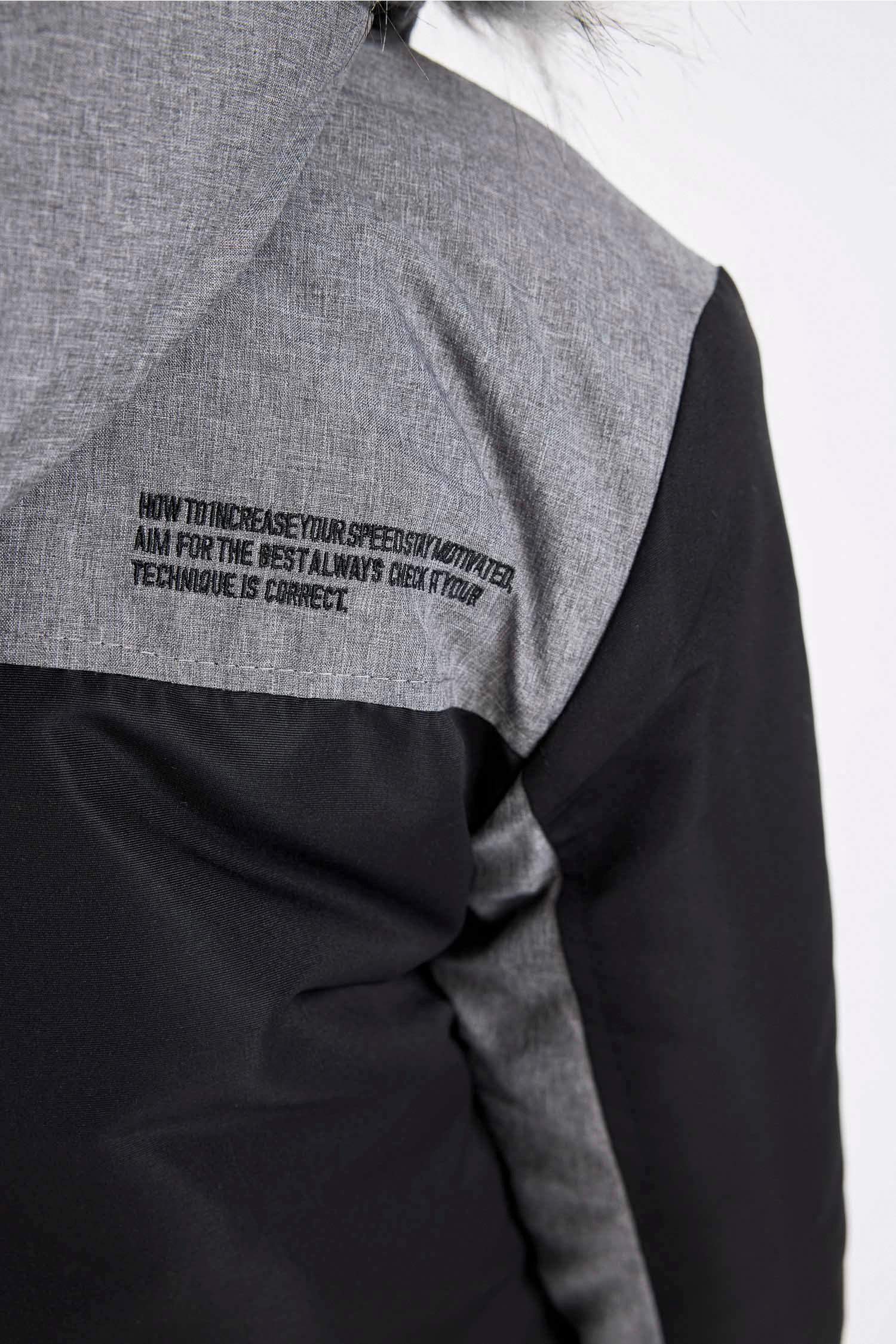 جاكيت اولادي بكابيشون قابل للإزالة بفرو صناعي