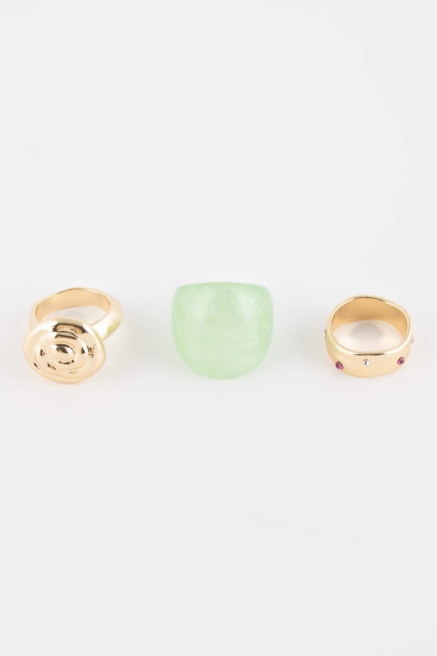 Woman 3 Colorful Rings