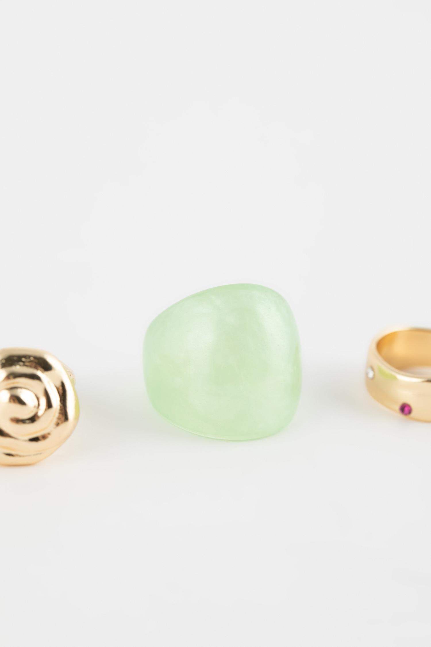 Woman 3 Colorful Rings