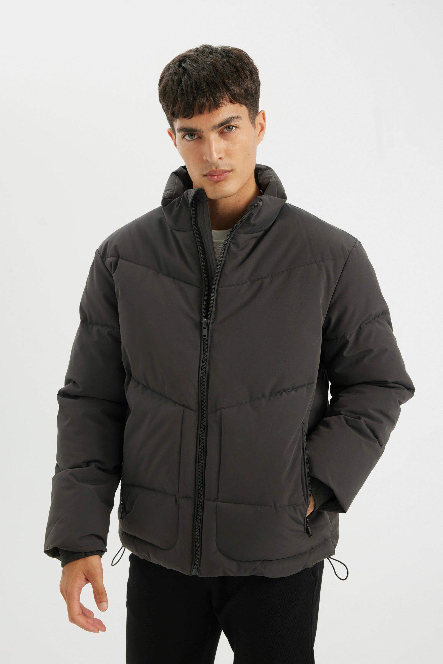 Slim Fit Stand Collar Zippered Pocketed Puffer Jacket