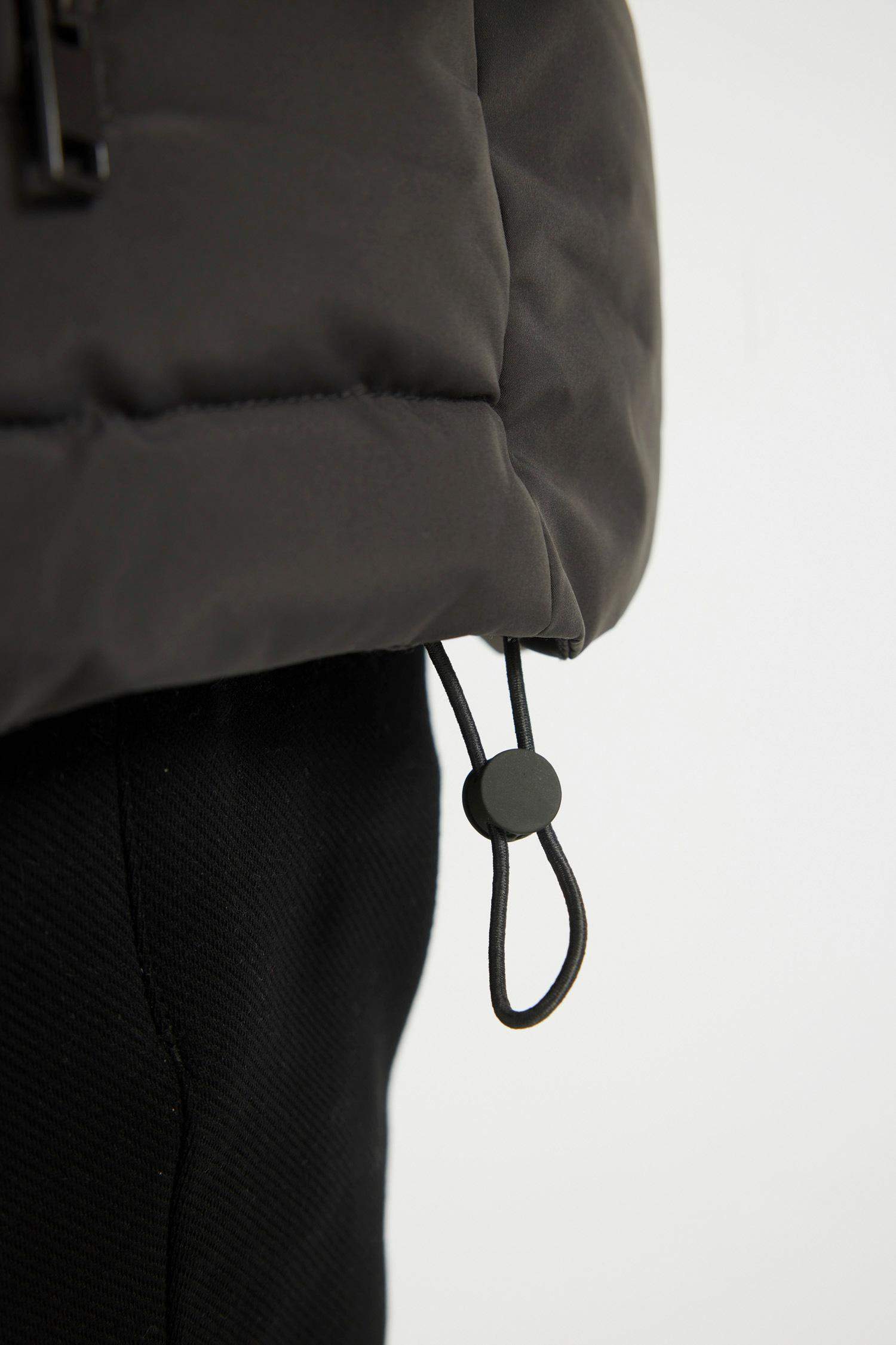 Slim Fit Stand Collar Zippered Pocketed Puffer Jacket