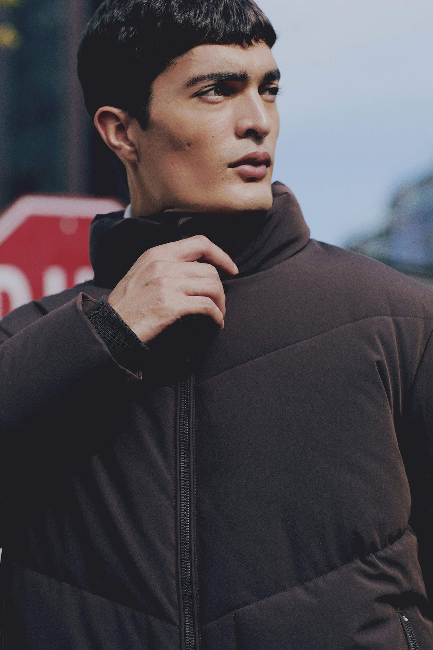 Slim Fit Dar Kesim Dik Yaka Fermuarlı Cepli Şişme Mont