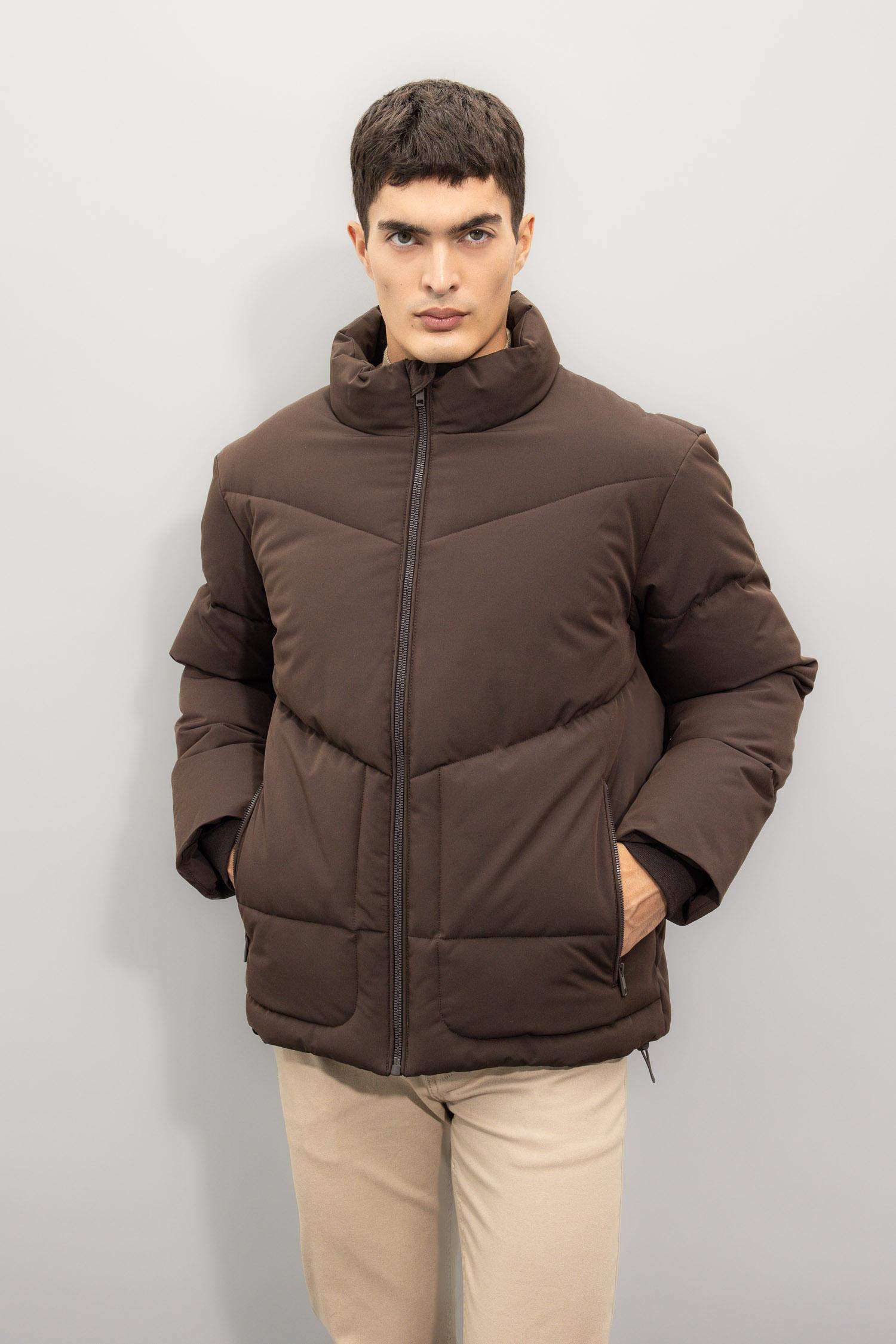 Slim Fit Dar Kesim Dik Yaka Fermuarlı Cepli Şişme Mont