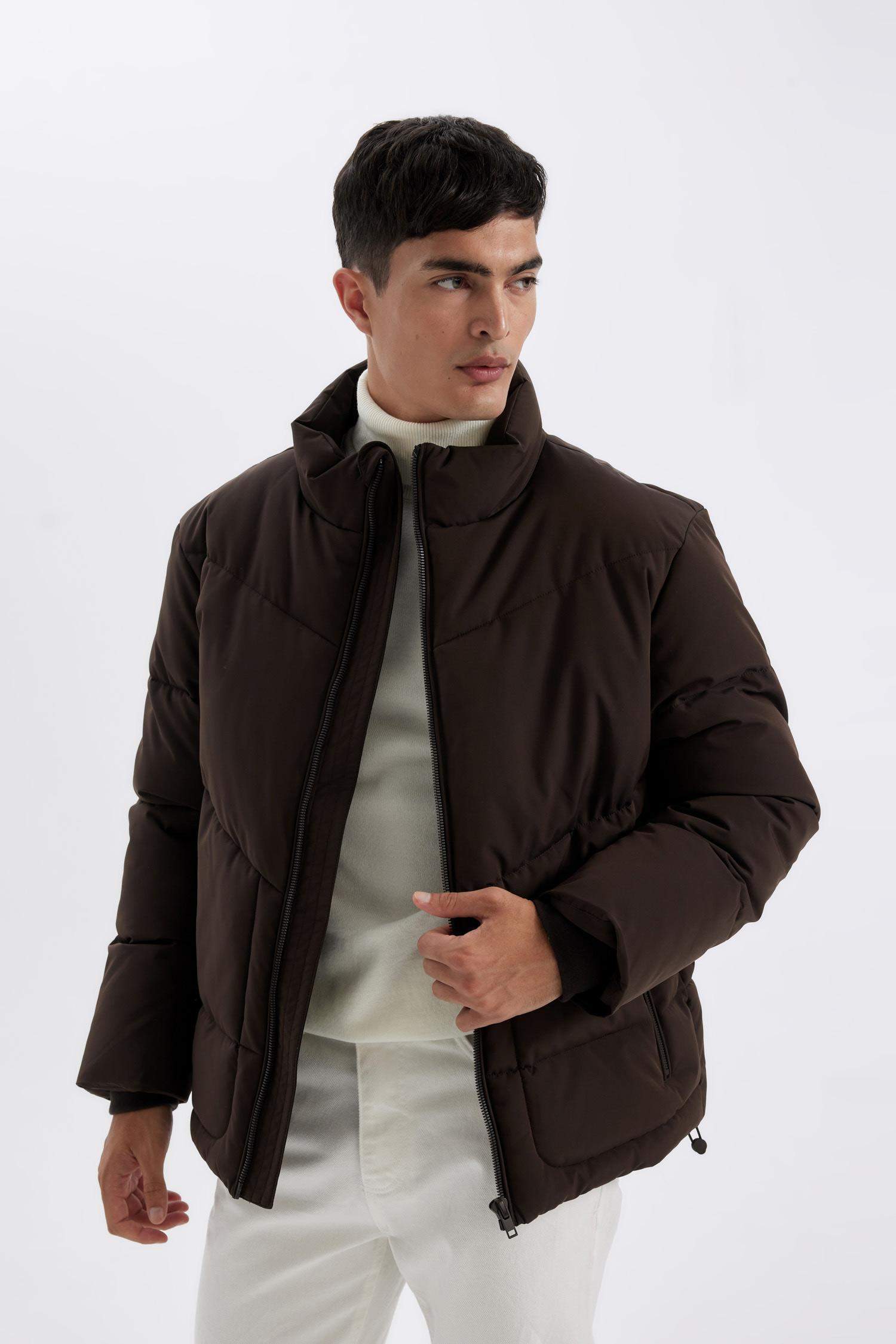 Slim Fit Dar Kesim Dik Yaka Fermuarlı Cepli Şişme Mont