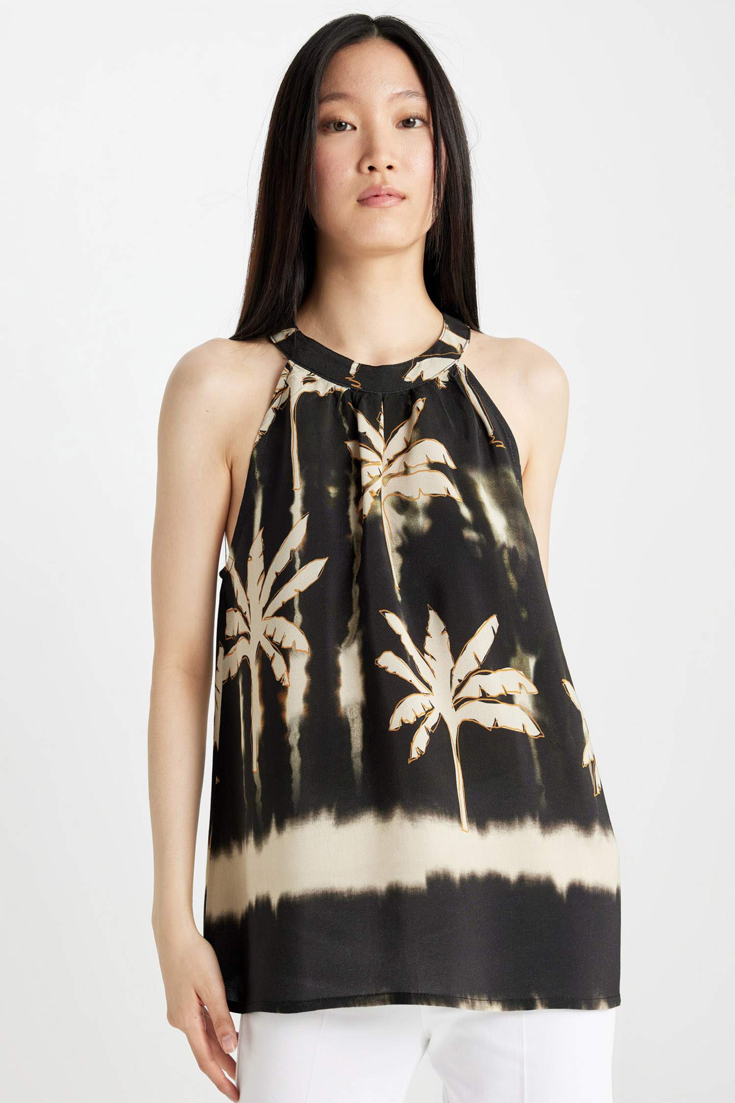 Блузка без рукавов стандартного кроя