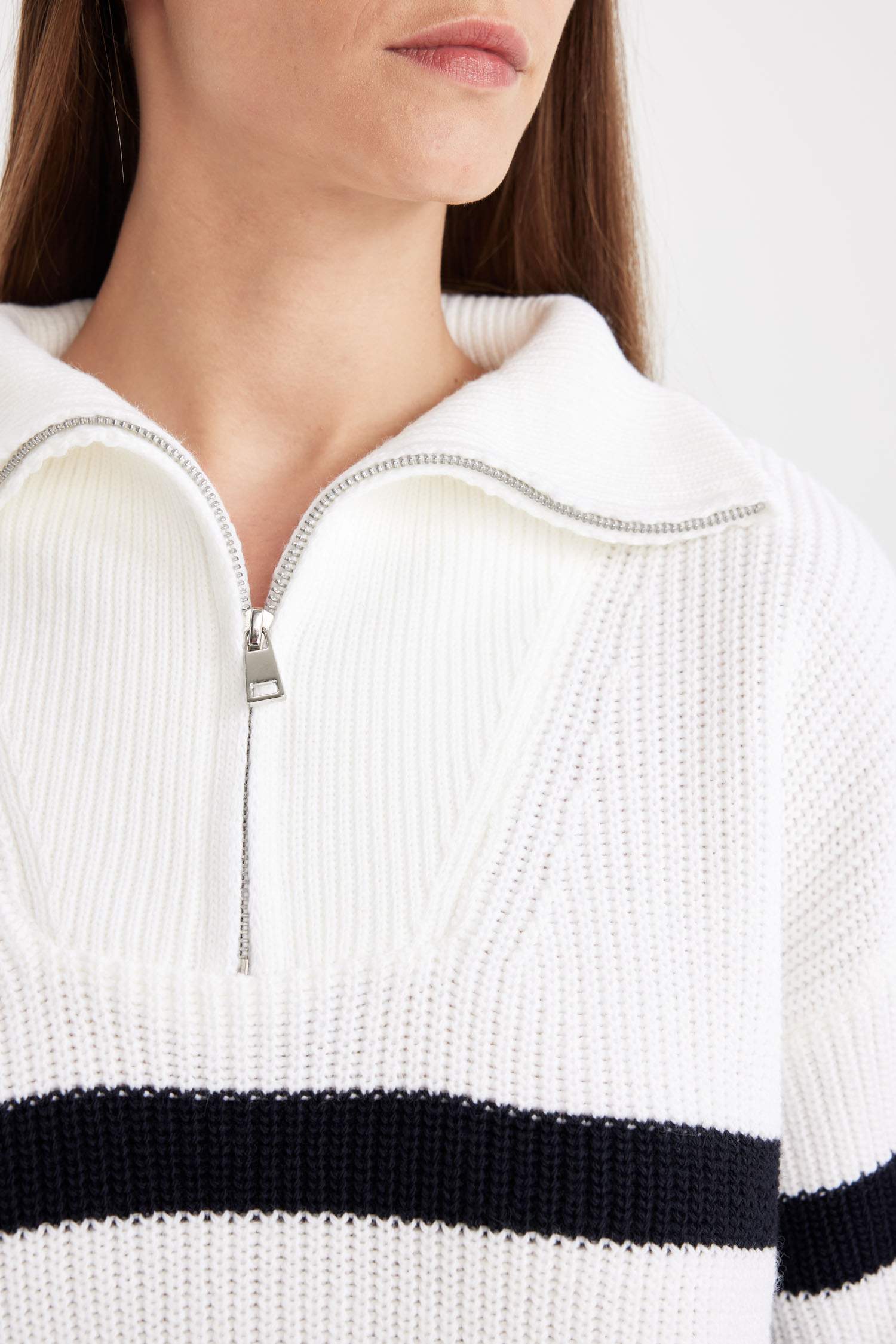 Relax Fit Çizgili Yarım Fermuarlı Selanik Kumaş Triko Kazak