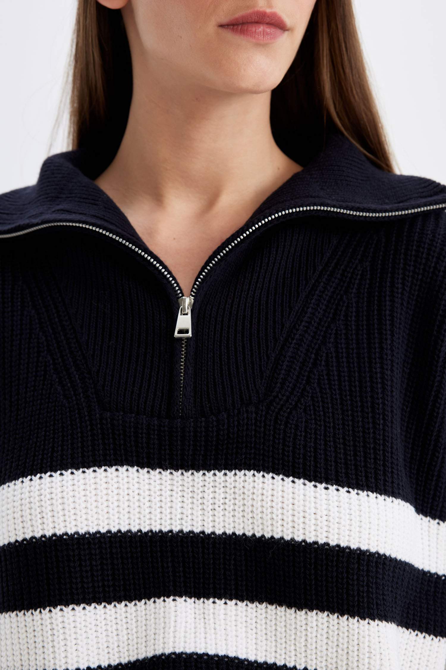 Relax Fit Çizgili Yarım Fermuarlı Selanik Kumaş Triko Kazak