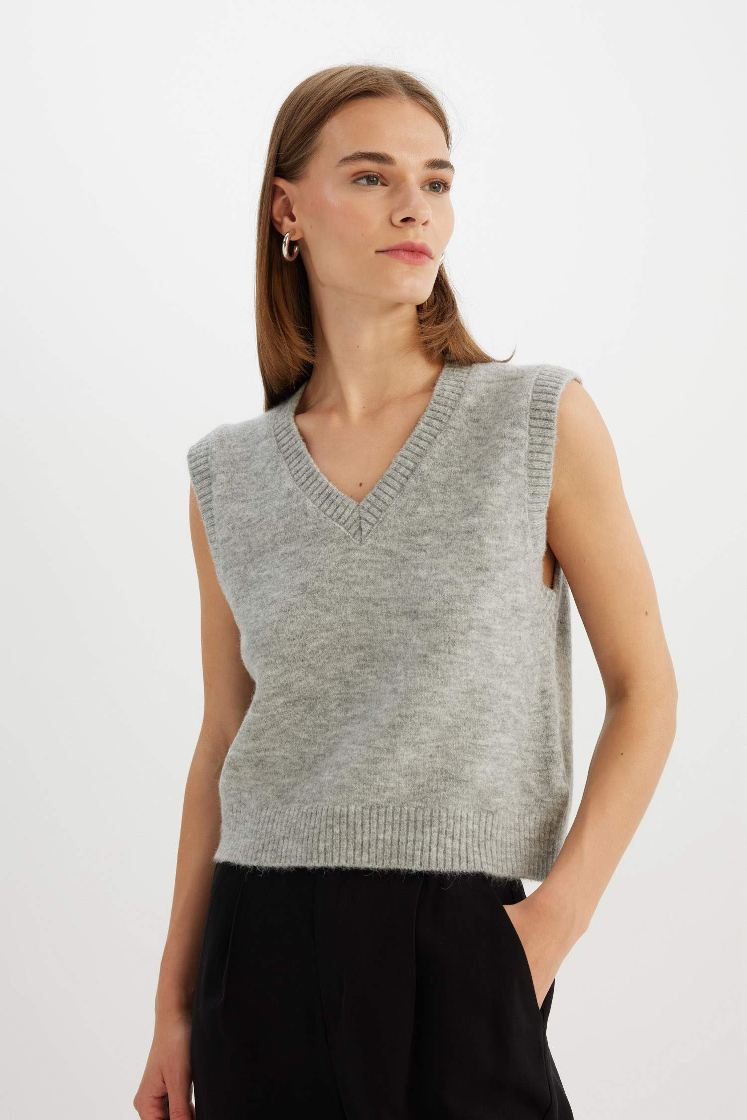 Regular Fit V Yaka Basic Düz Premium Triko Süveter