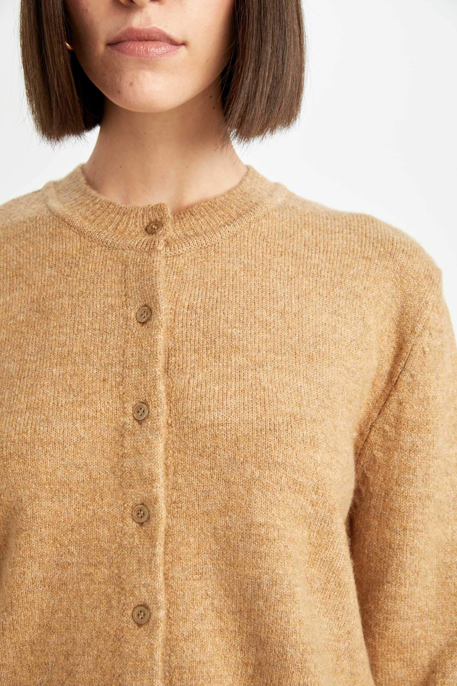 Regular Fit Bisiklet Yaka Basic Düz Düğmeli Triko Hırka