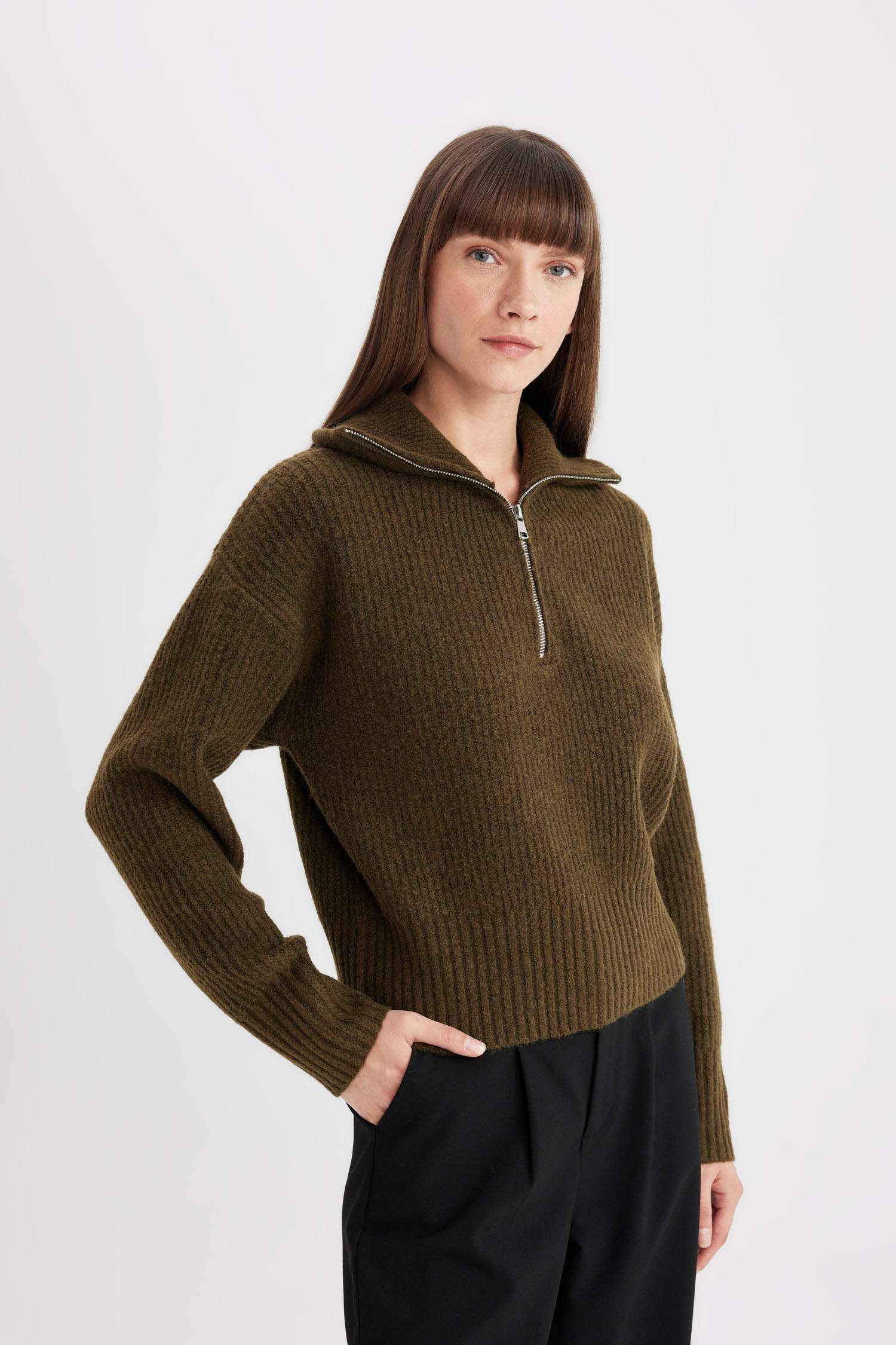 Свитер свободного кроя на молнии для женщин