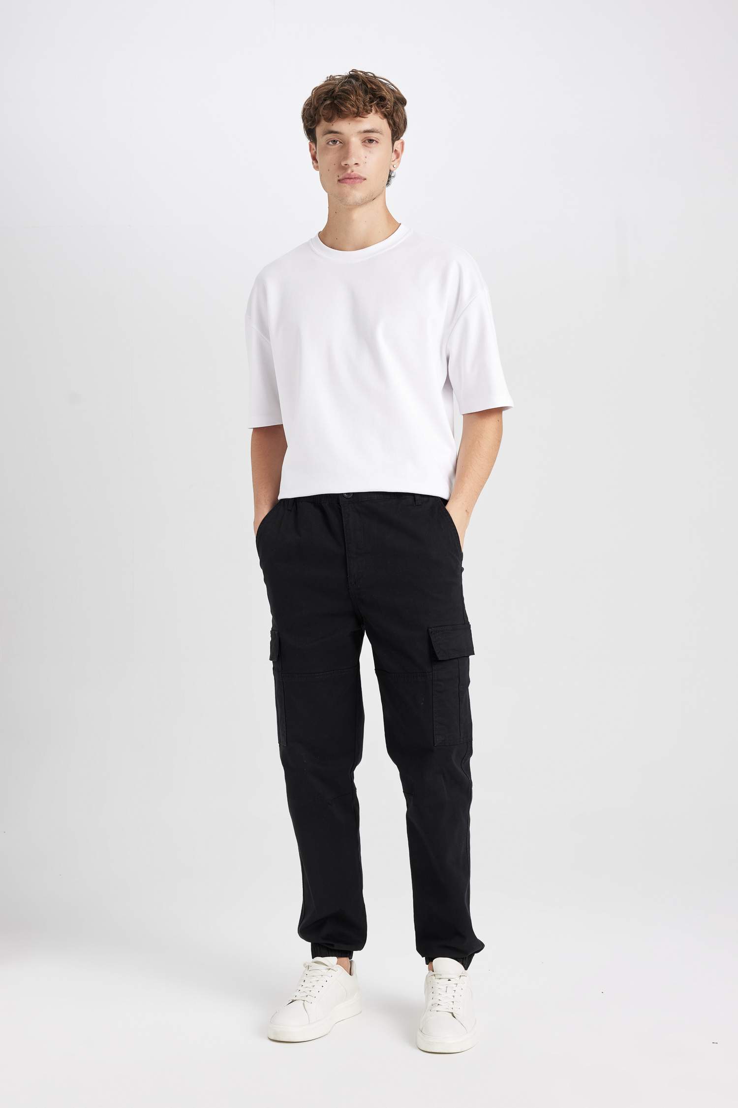 بنطلون كارجو جبردين قصة عادية بجيب بأستك من تحت