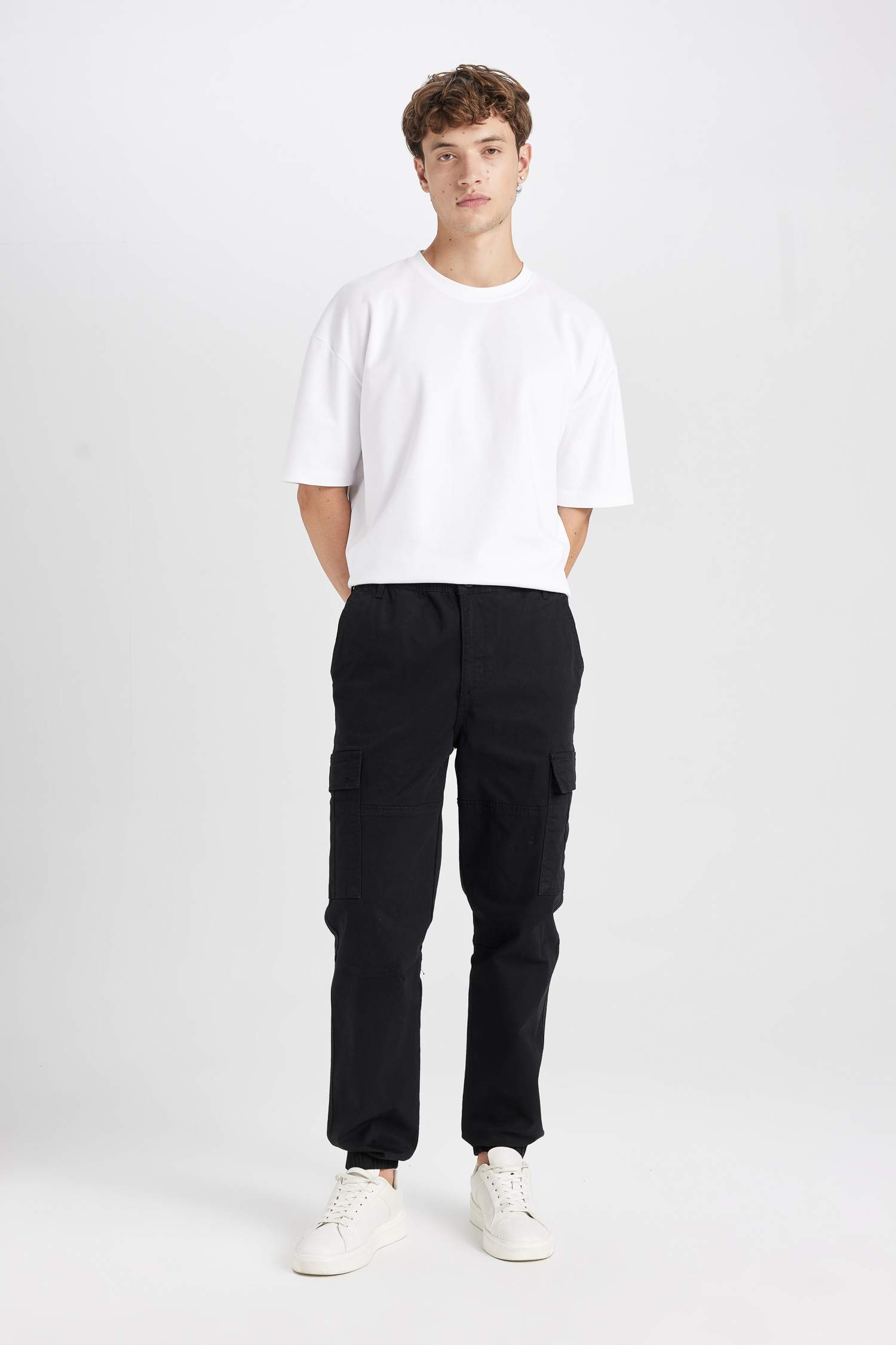 بنطلون كارجو جبردين قصة عادية بجيب بأستك من تحت