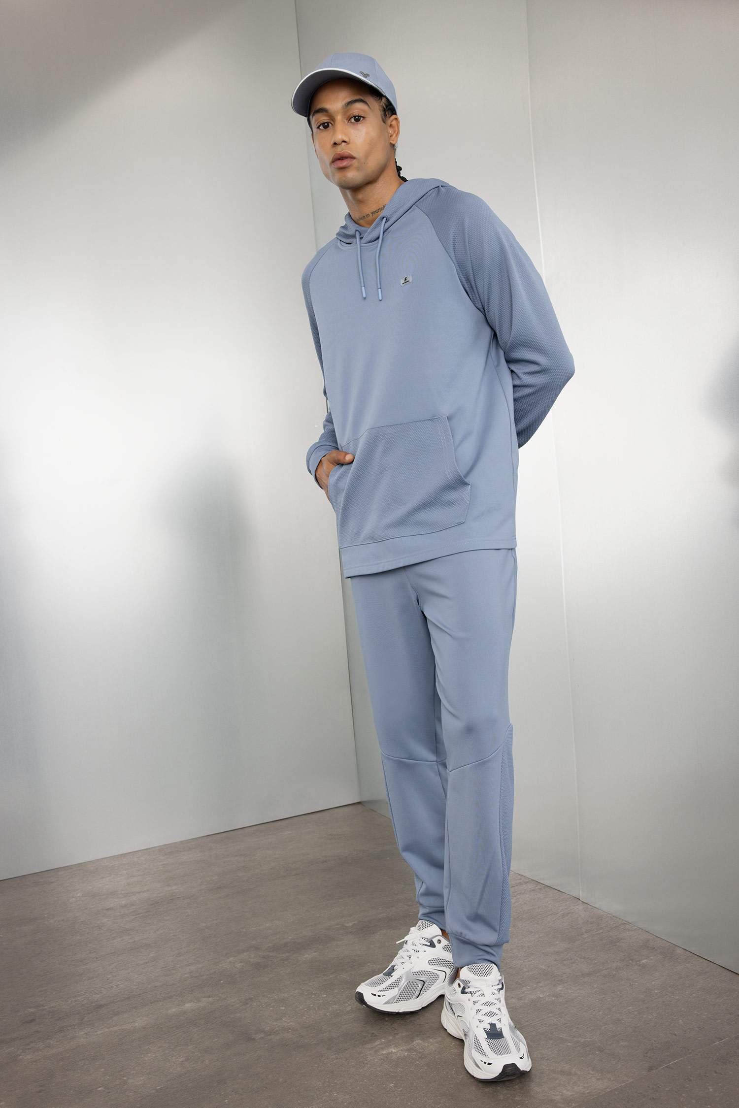 Mavi DeFactoFit Standart Fit Kapüşonlu Cepli Sporcu Sweatshirt