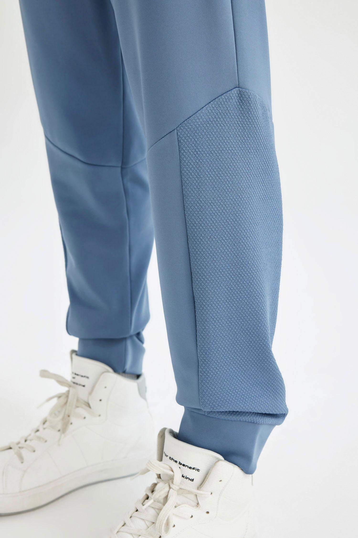 DeFactoFit Sporcu Jogger Eşofman Altı Standart Fit Beli Paçası Lastikli Cepli