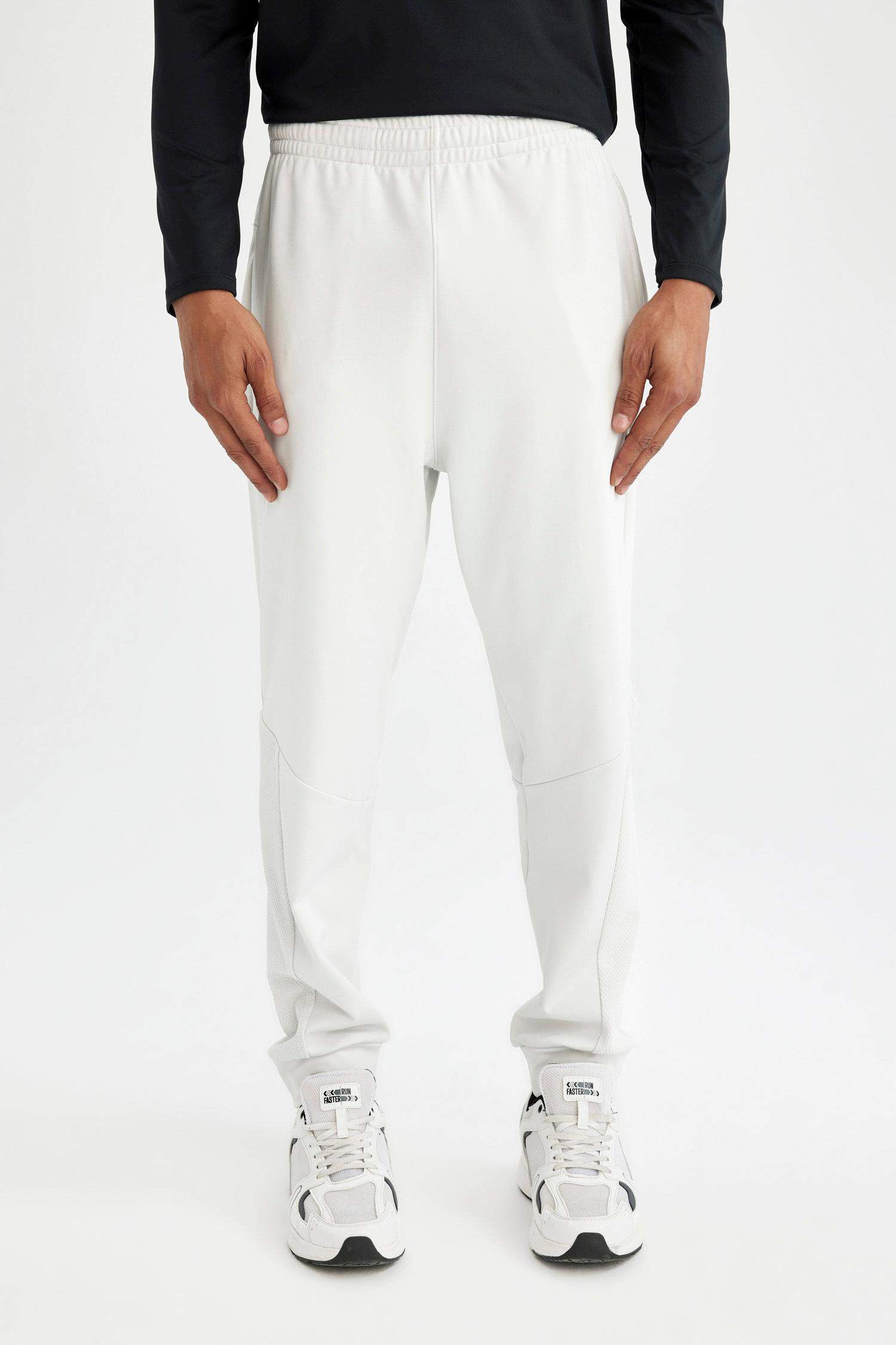 Sporcu Jogger Eşofman Altı Standart Fit Beli Paçası Lastikli Cepli