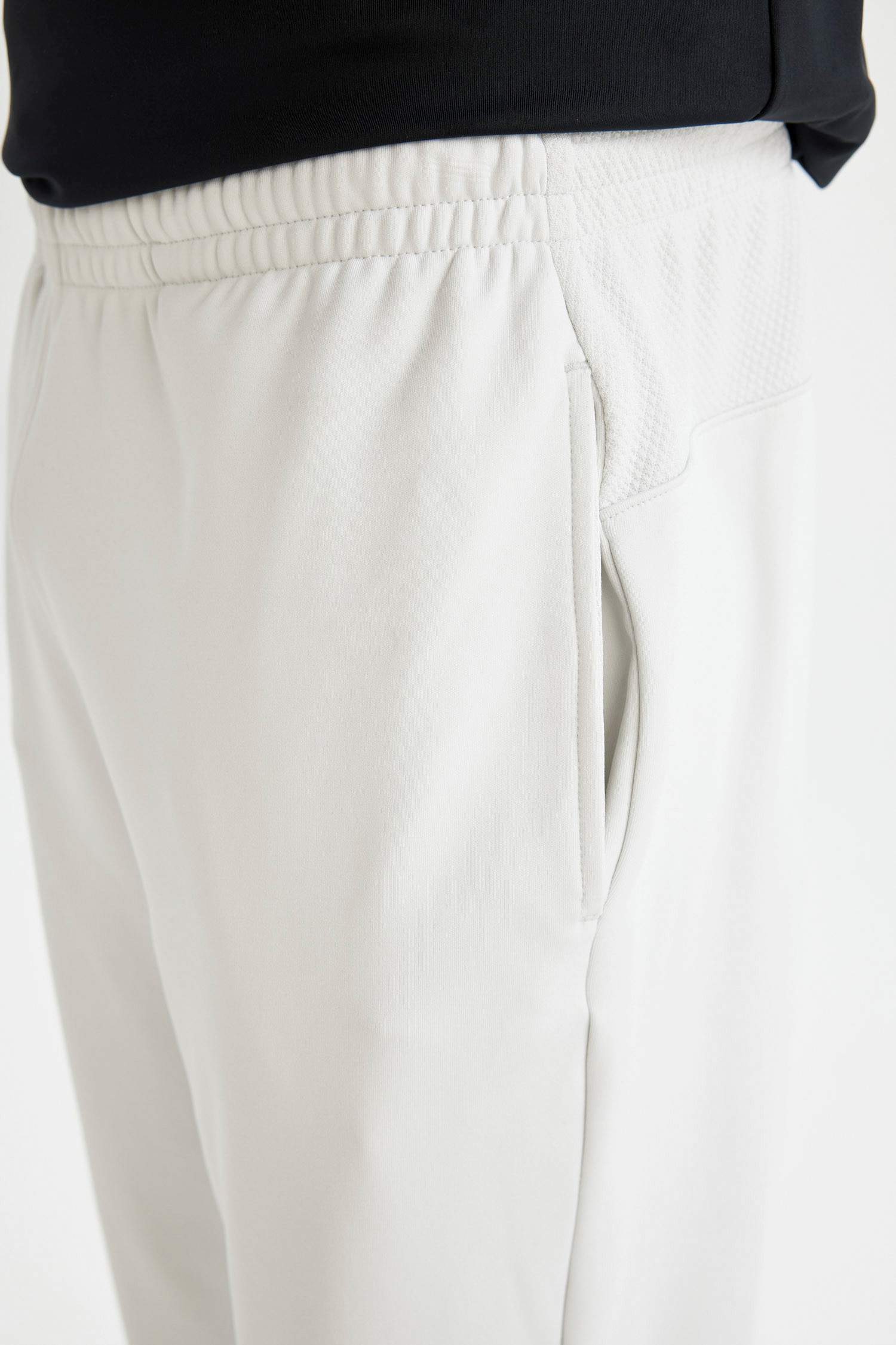 Sporcu Jogger Eşofman Altı Standart Fit Beli Paçası Lastikli Cepli