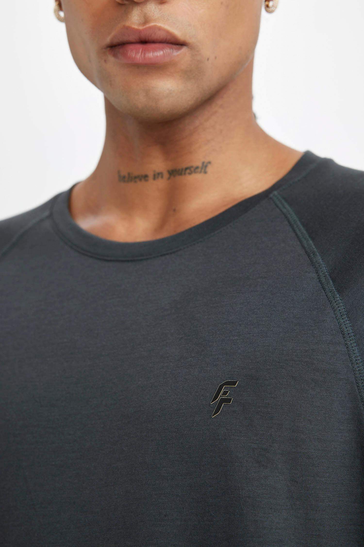 تيشيرت رياضي نص كم قصة عادية من DeFactoFit