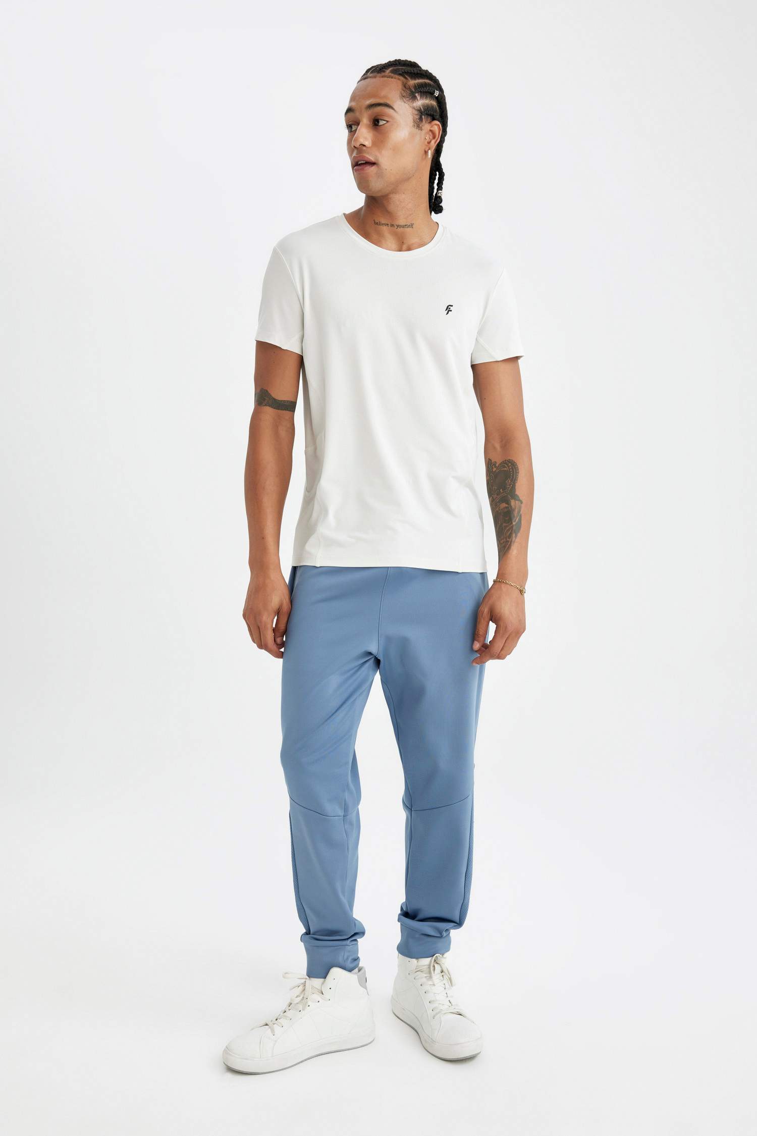 дөңгелек жаға Футболка