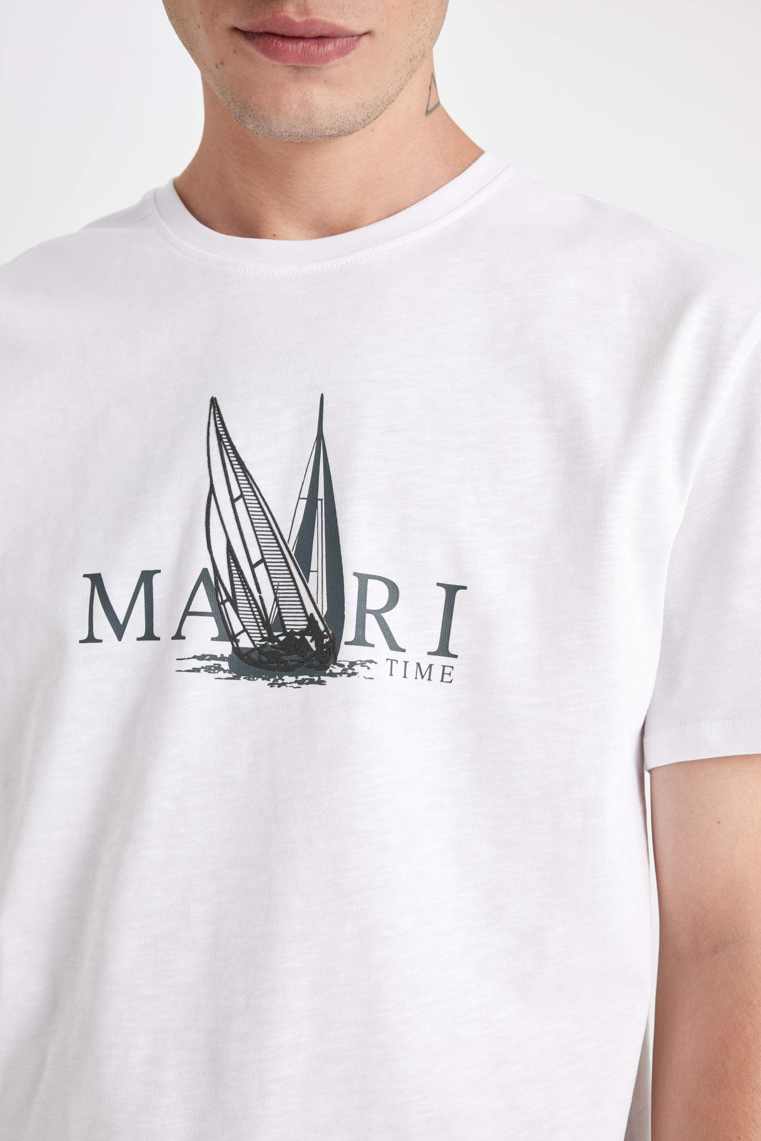 New Regular Fit Crew Neck Printed T-Shirt