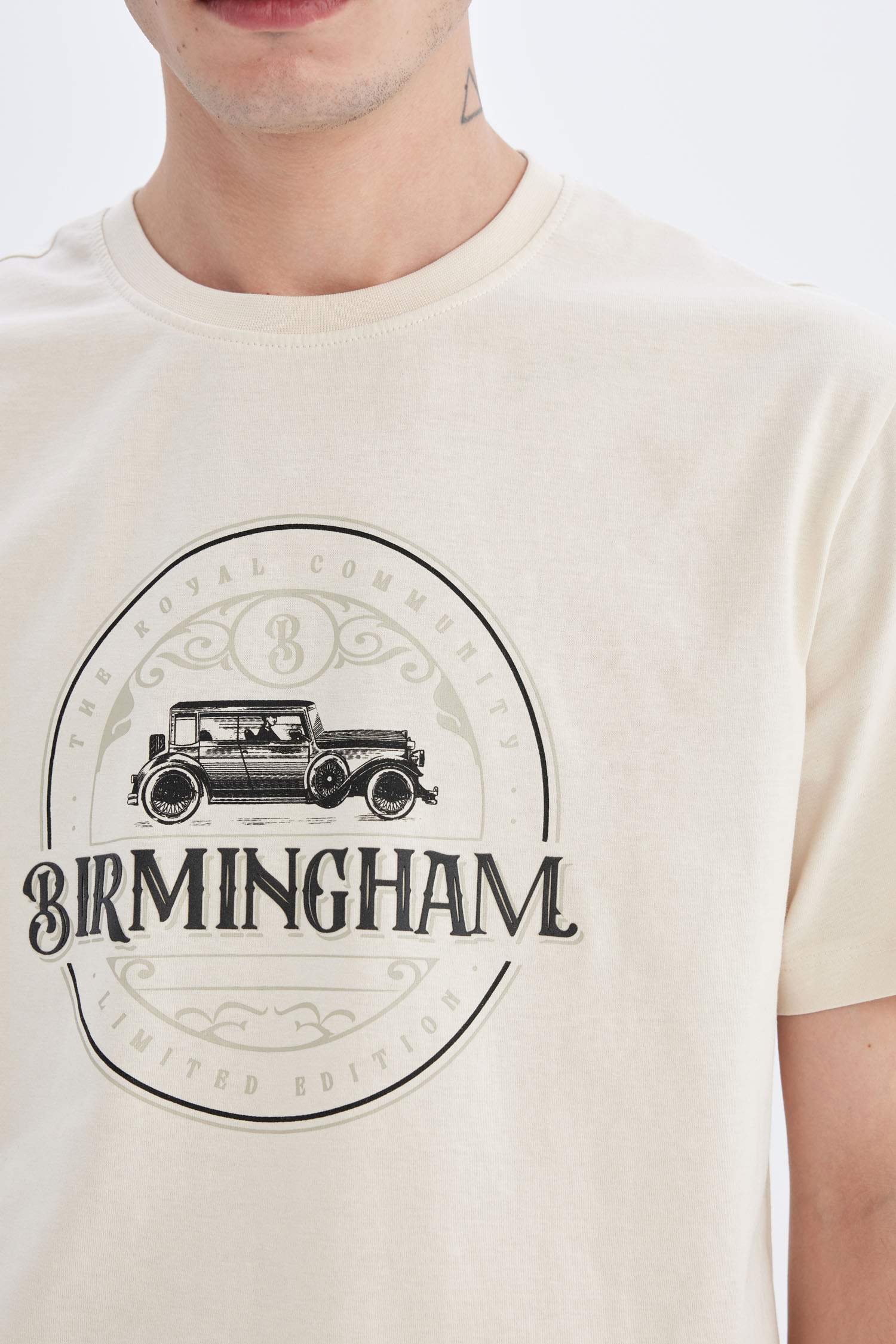 New Regular Fit Crew Neck Short Sleeve T-Shirt