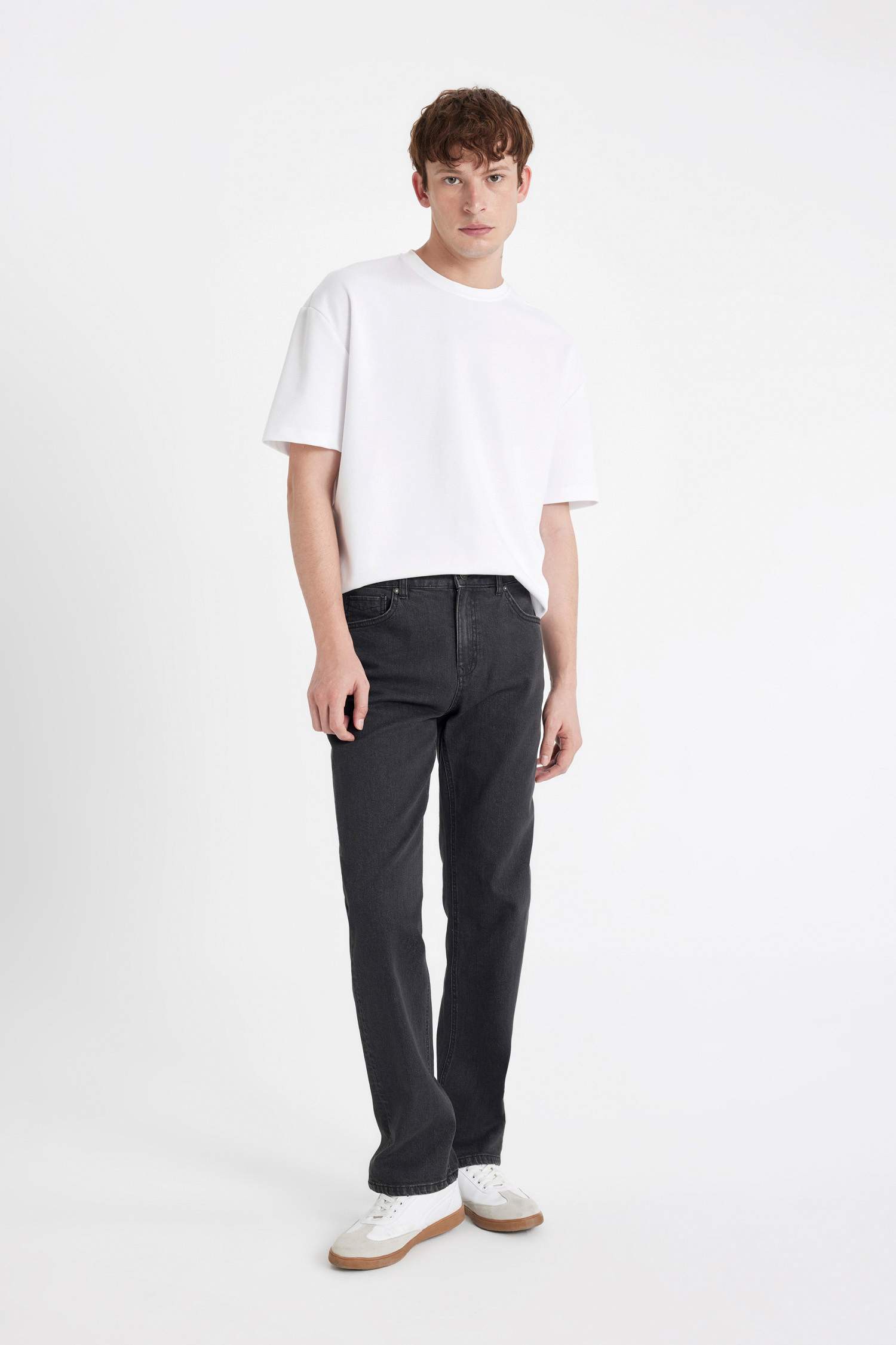 بنطرون جينز سيرجيو قصة عادية برجل ضيق وخصر عادي