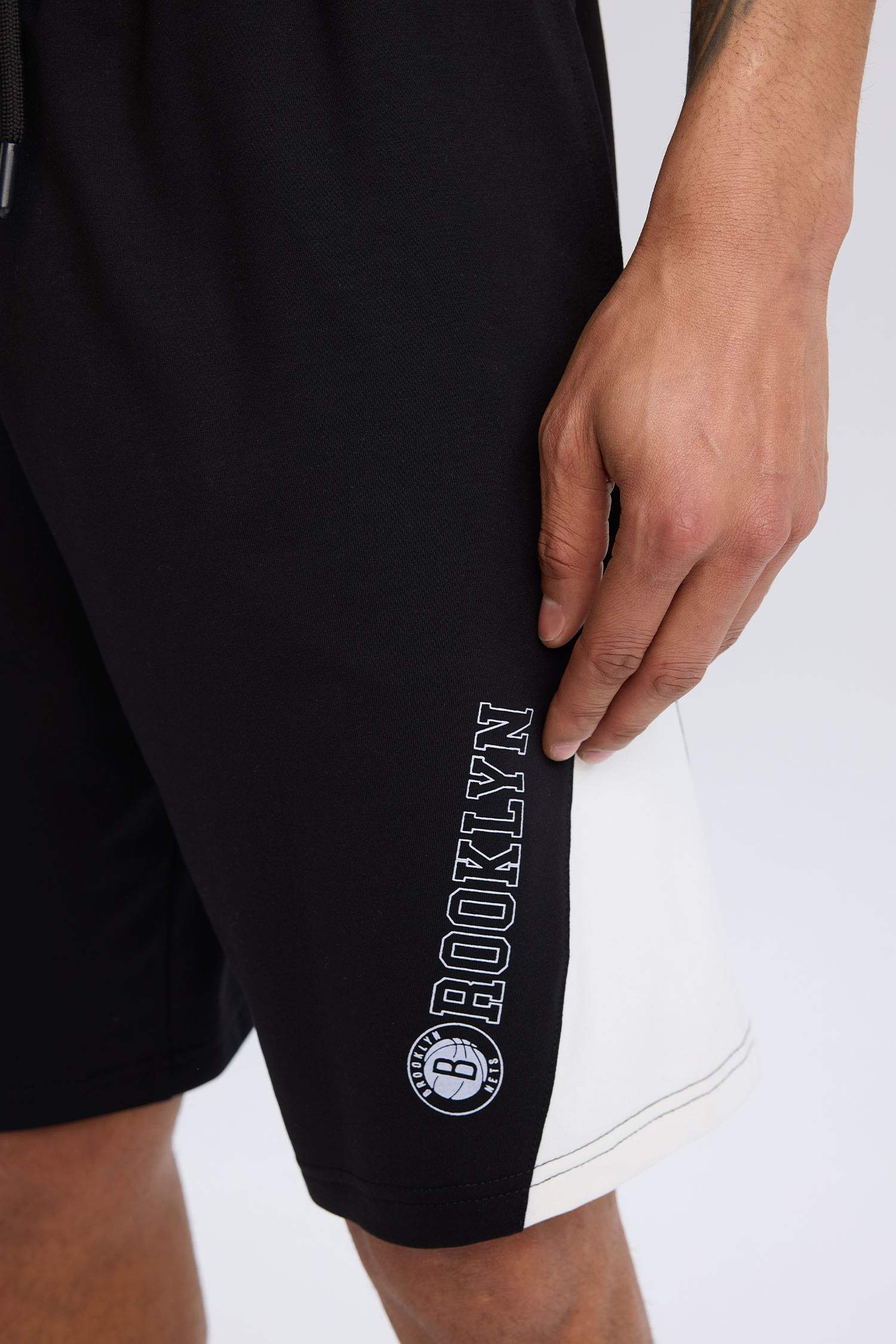 NBA Brooklyn Nets Beli Bağcıklı Cepli Kısa Paça Şort