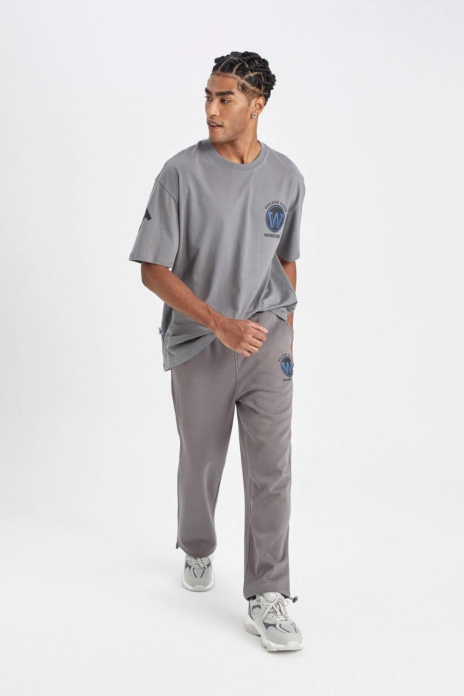 تيشيرت واسع برقبة مستديرة من NBA Golden State