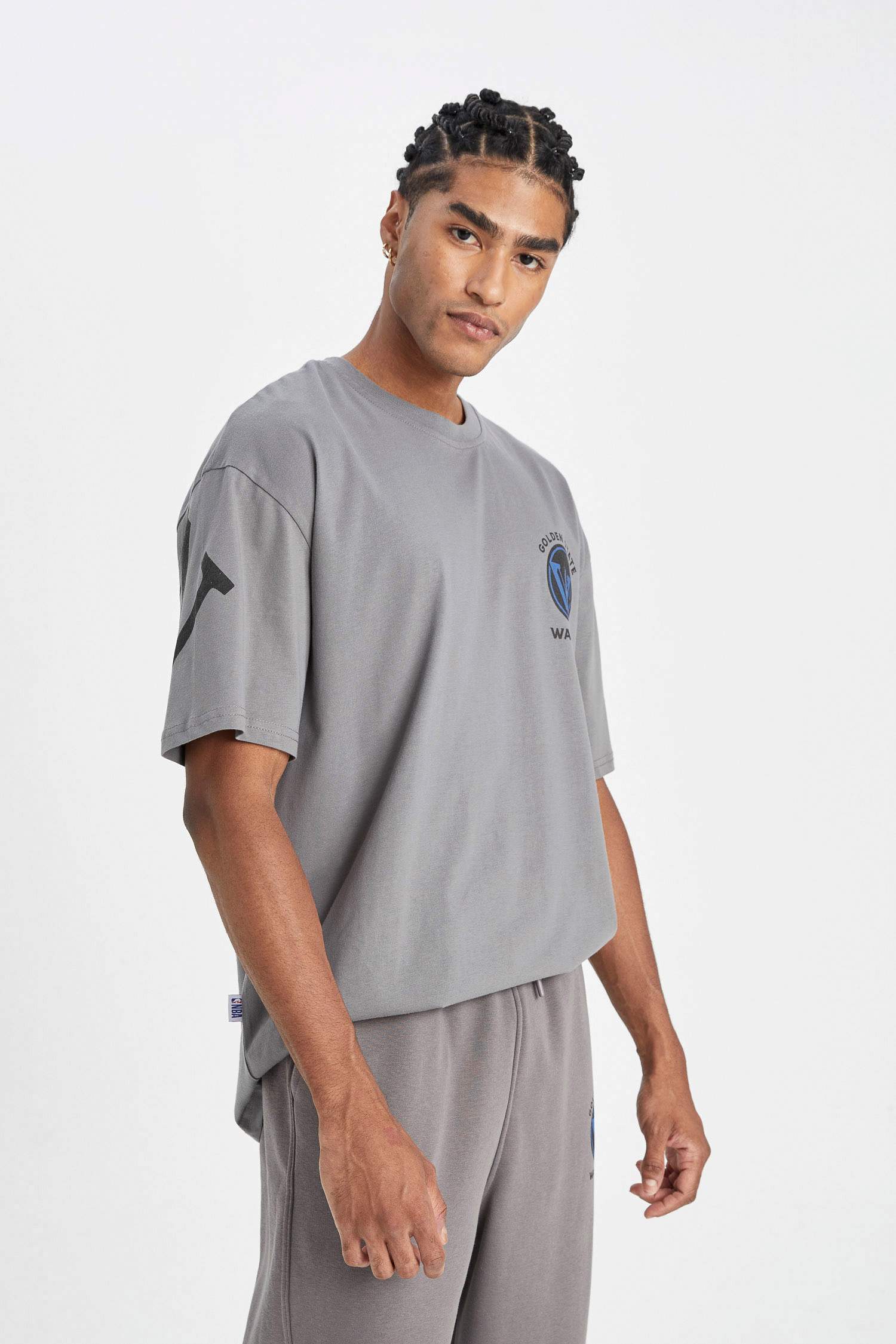 تيشيرت واسع برقبة مستديرة من NBA Golden State