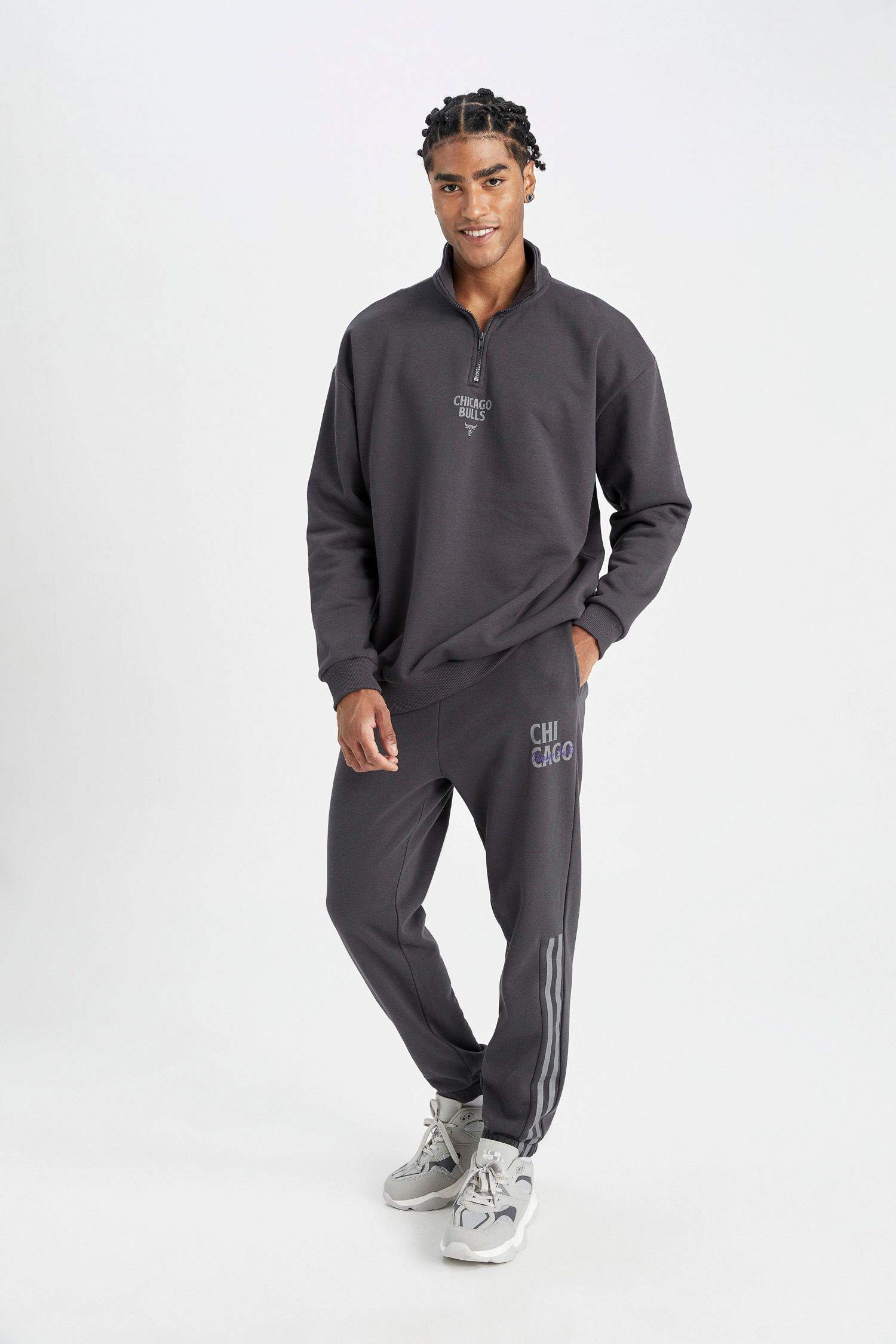 Standard Fit Straight Leg Sweatpants