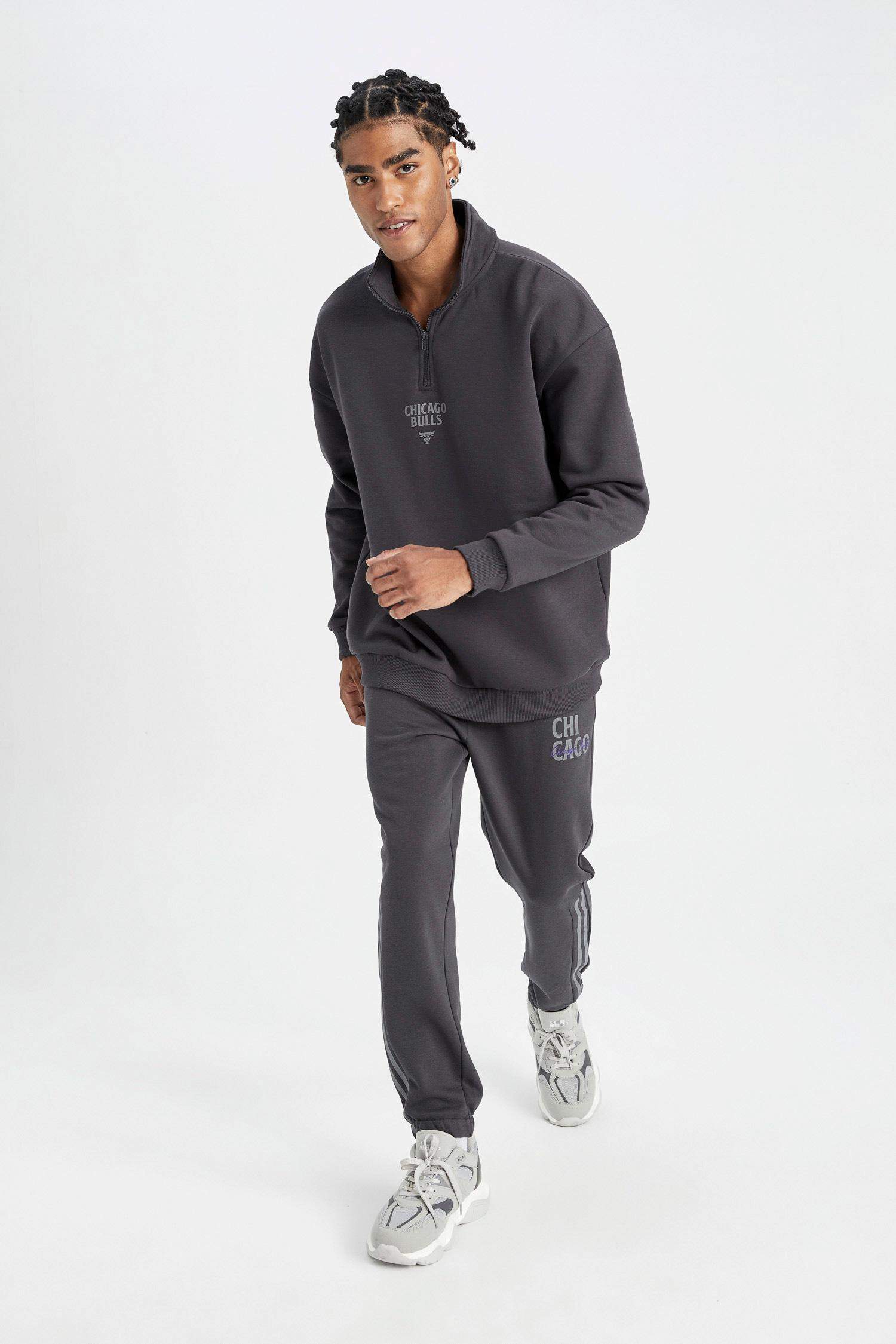 Standard Fit Straight Leg Sweatpants