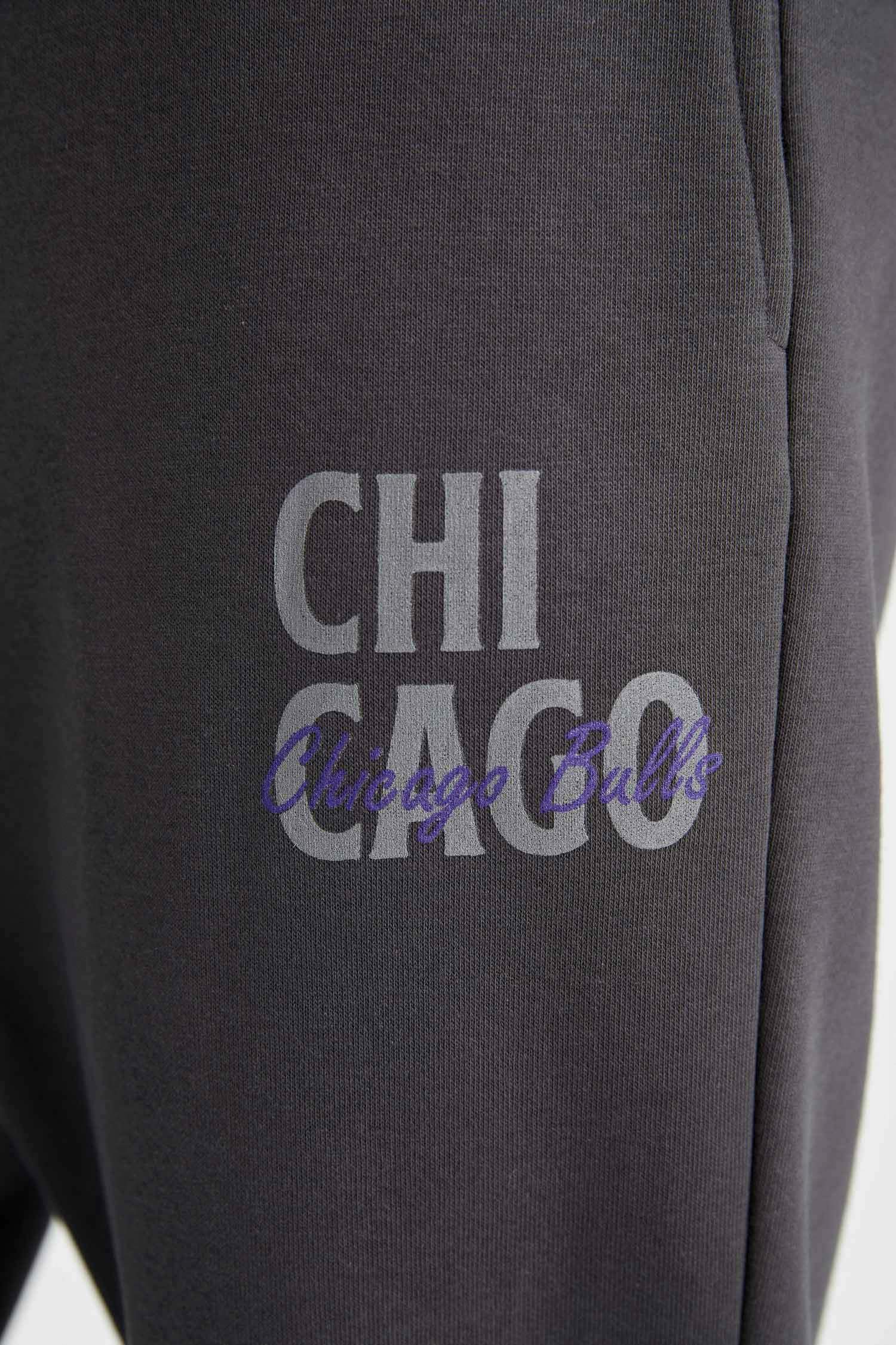 Standard Fit Straight Leg Sweatpants