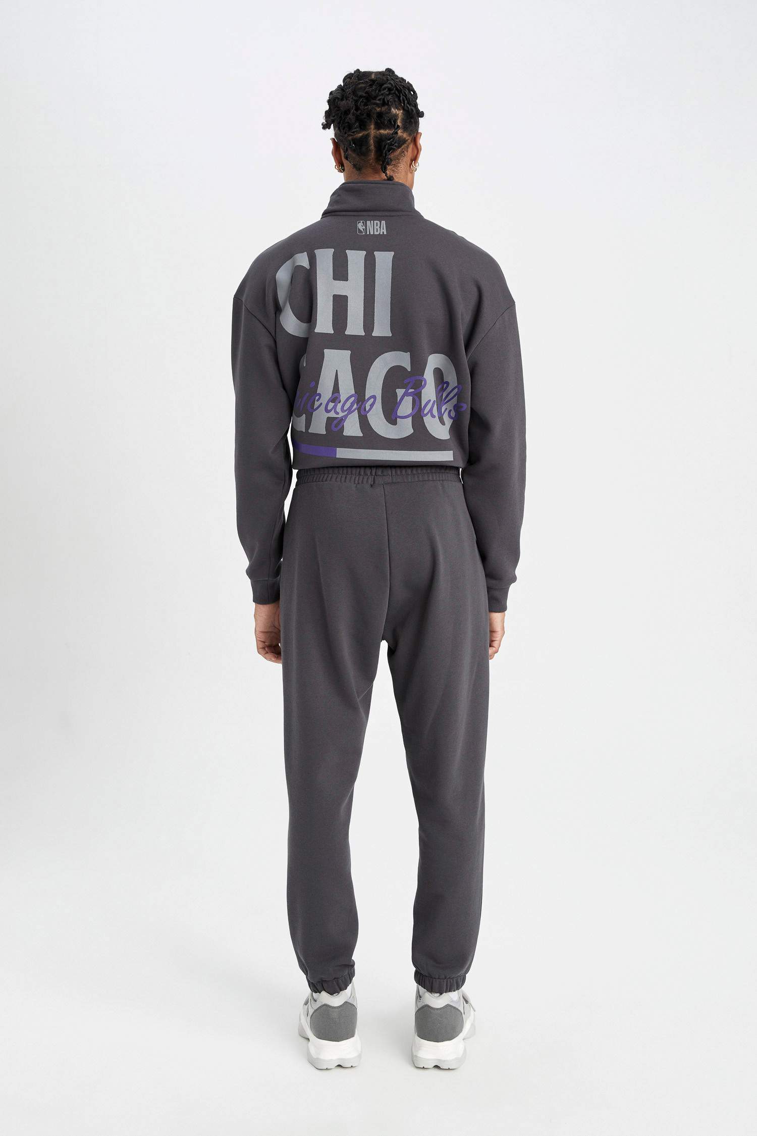 Standard Fit Straight Leg Sweatpants