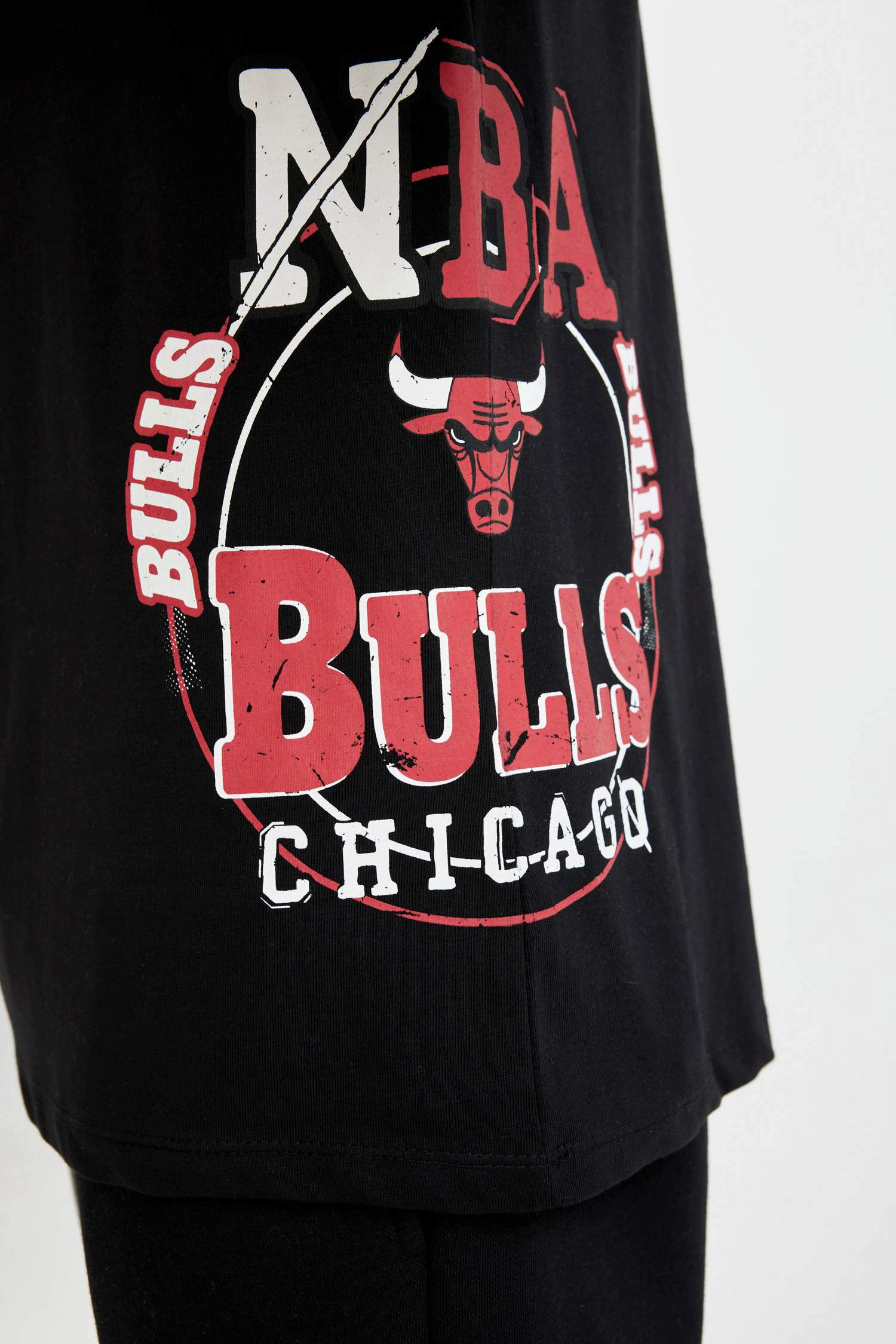 DeFactoFit NBA Chicago Bulls Standart Fit Bisiklet Yaka Pamuklu Kısa Kollu Tişört