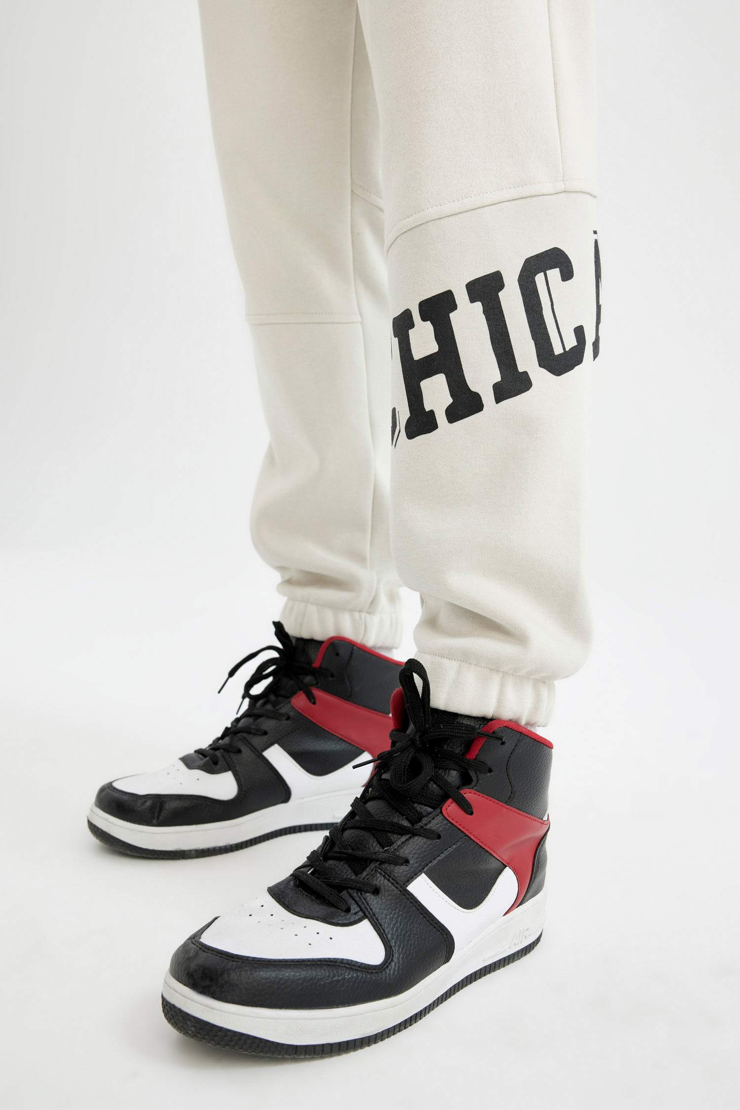 DeFactoFit Kalın Jogger Eşofman Altı NBA Chicago Bulls Standart Fit Cepli Düz Paça