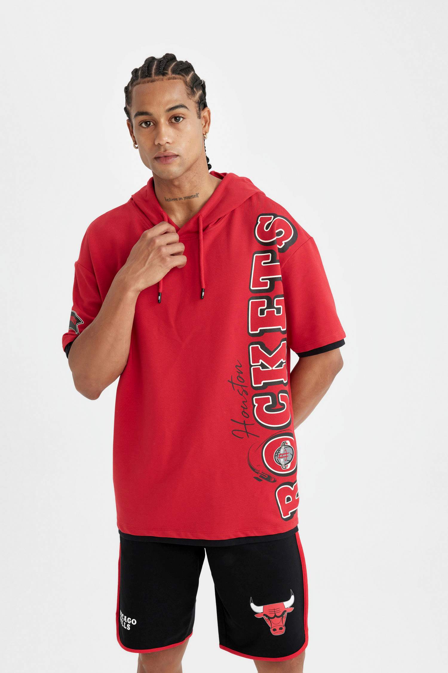 DeFactoFit NBA Houston Rockets Kırmızı Oversize Geniş Kalıp Kapüşonlu Kısa Kollu Tişört