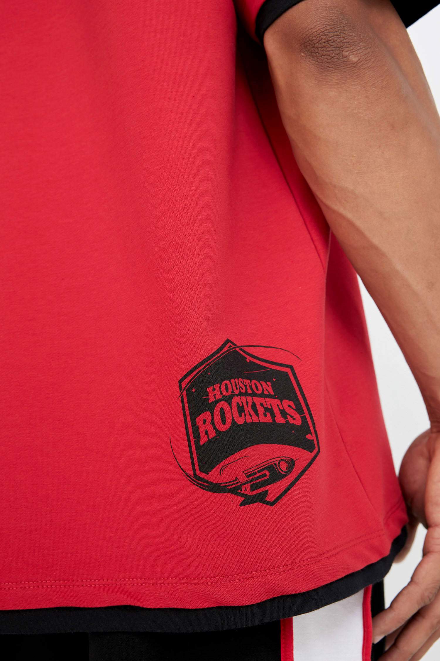 DeFactoFit NBA Houston Rockets Kırmızı Oversize Geniş Kalıp Kapüşonlu Kısa Kollu Tişört