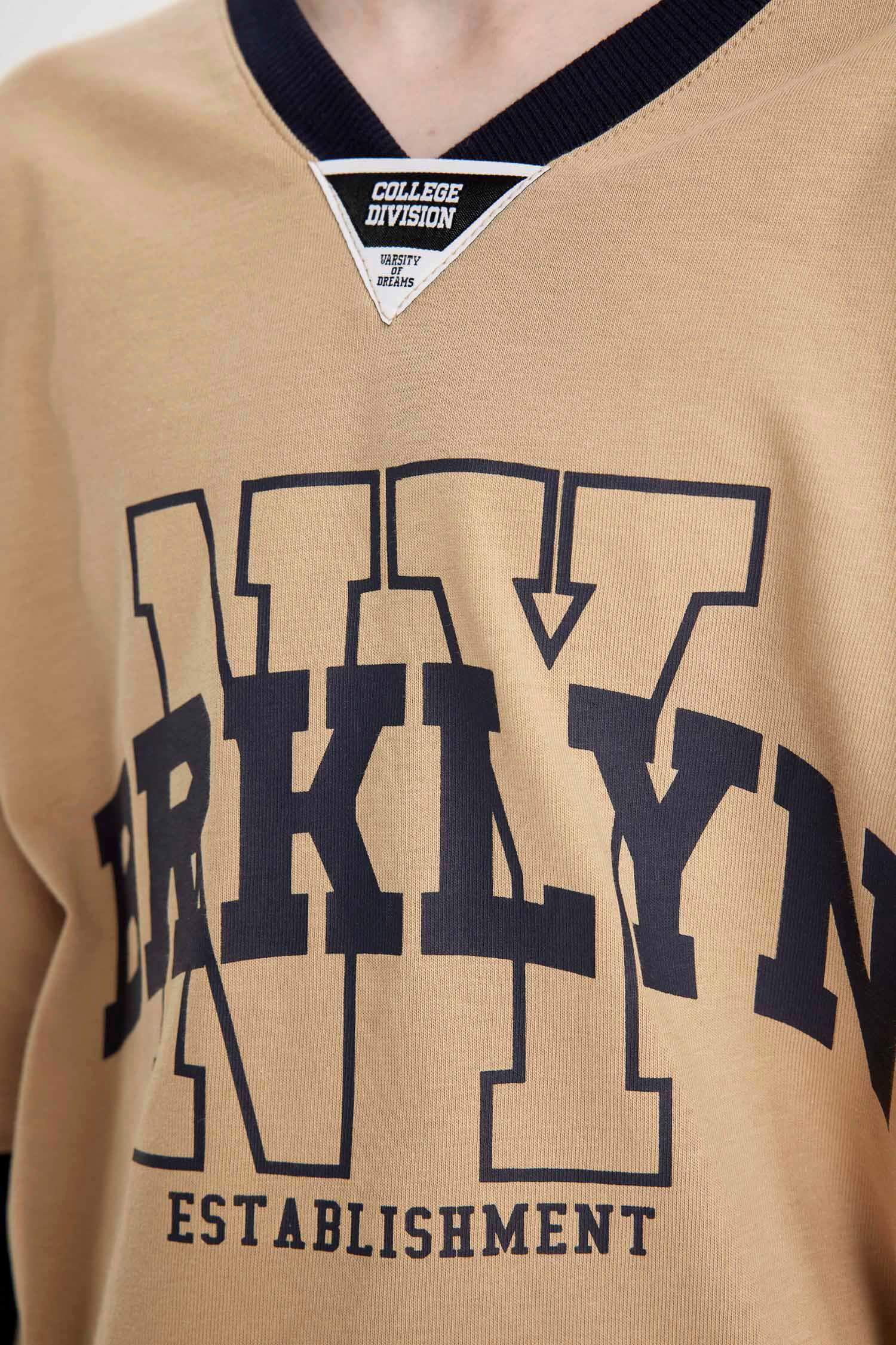 Erkek Çocuk Oversize Geniş Kalıp V Yaka Baskılı Uzun Kollu Okul Tişörtü